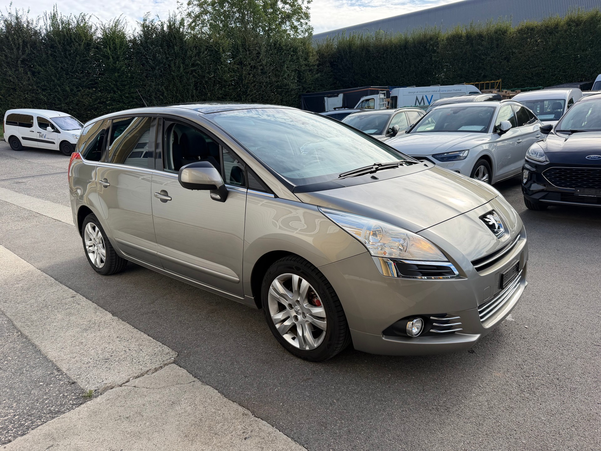 PEUGEOT 5008 1.6 16V T Sport Pack-image-0