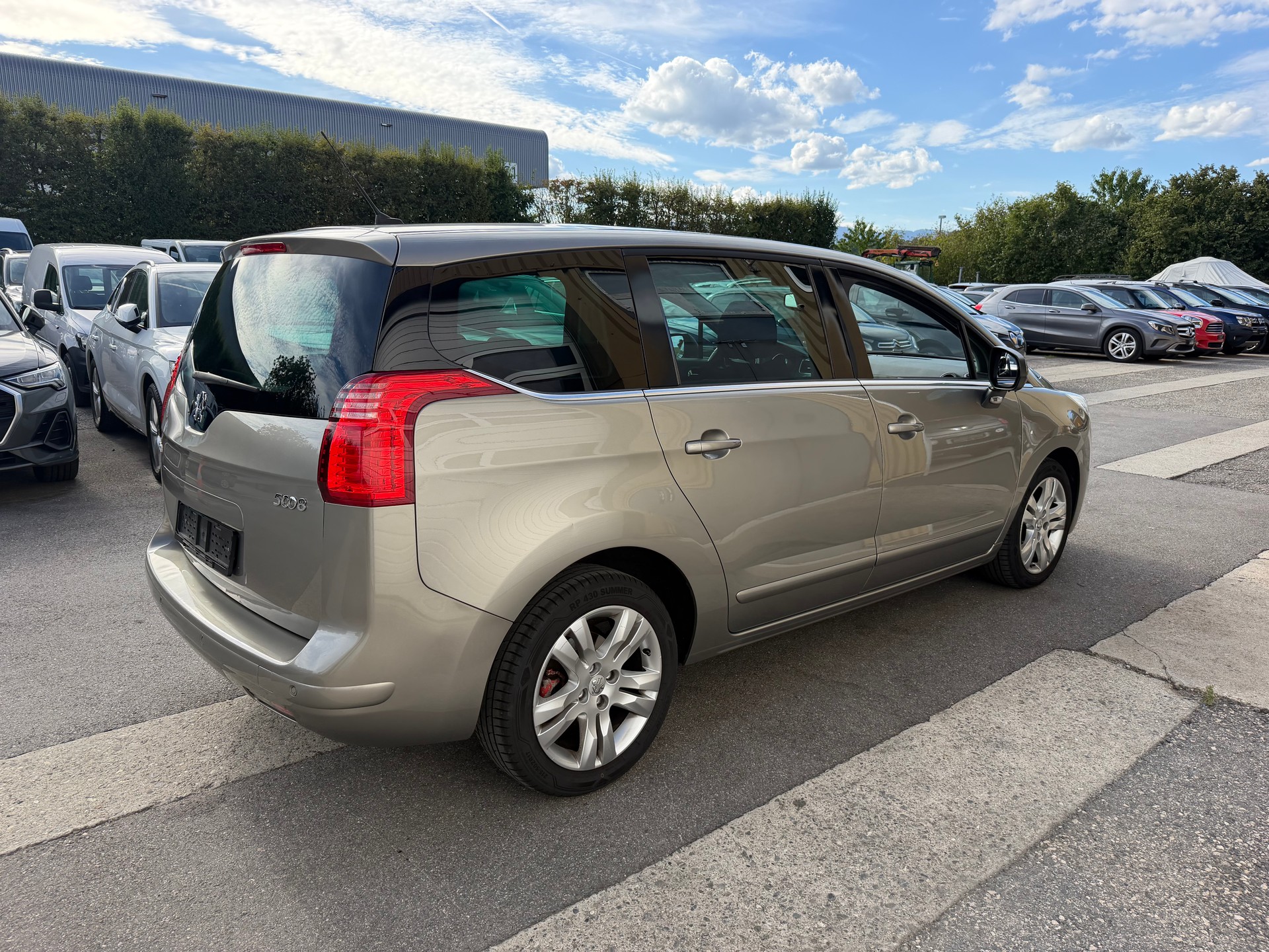 PEUGEOT 5008 1.6 16V T Sport Pack-image-2