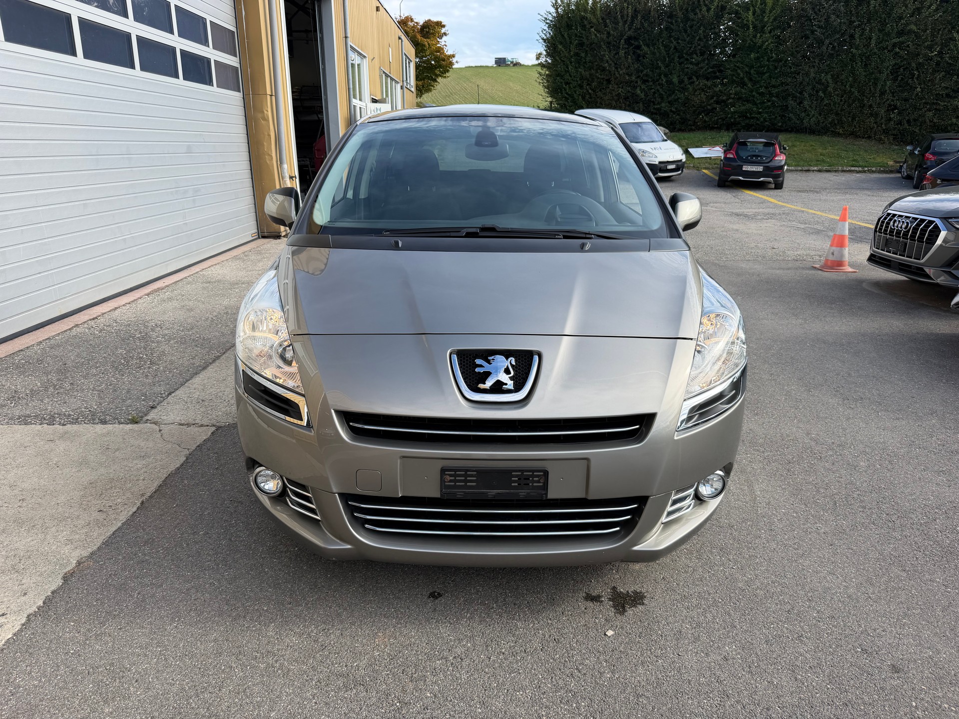 PEUGEOT 5008 1.6 16V T Sport Pack-image-11