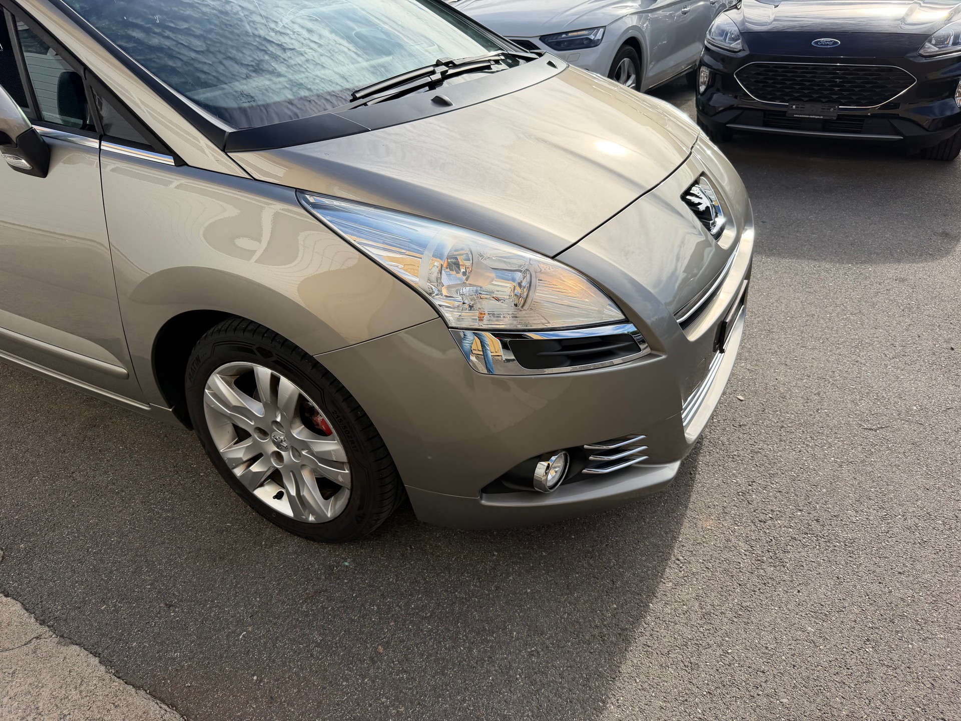 PEUGEOT 5008 1.6 16V T Sport Pack-image-3