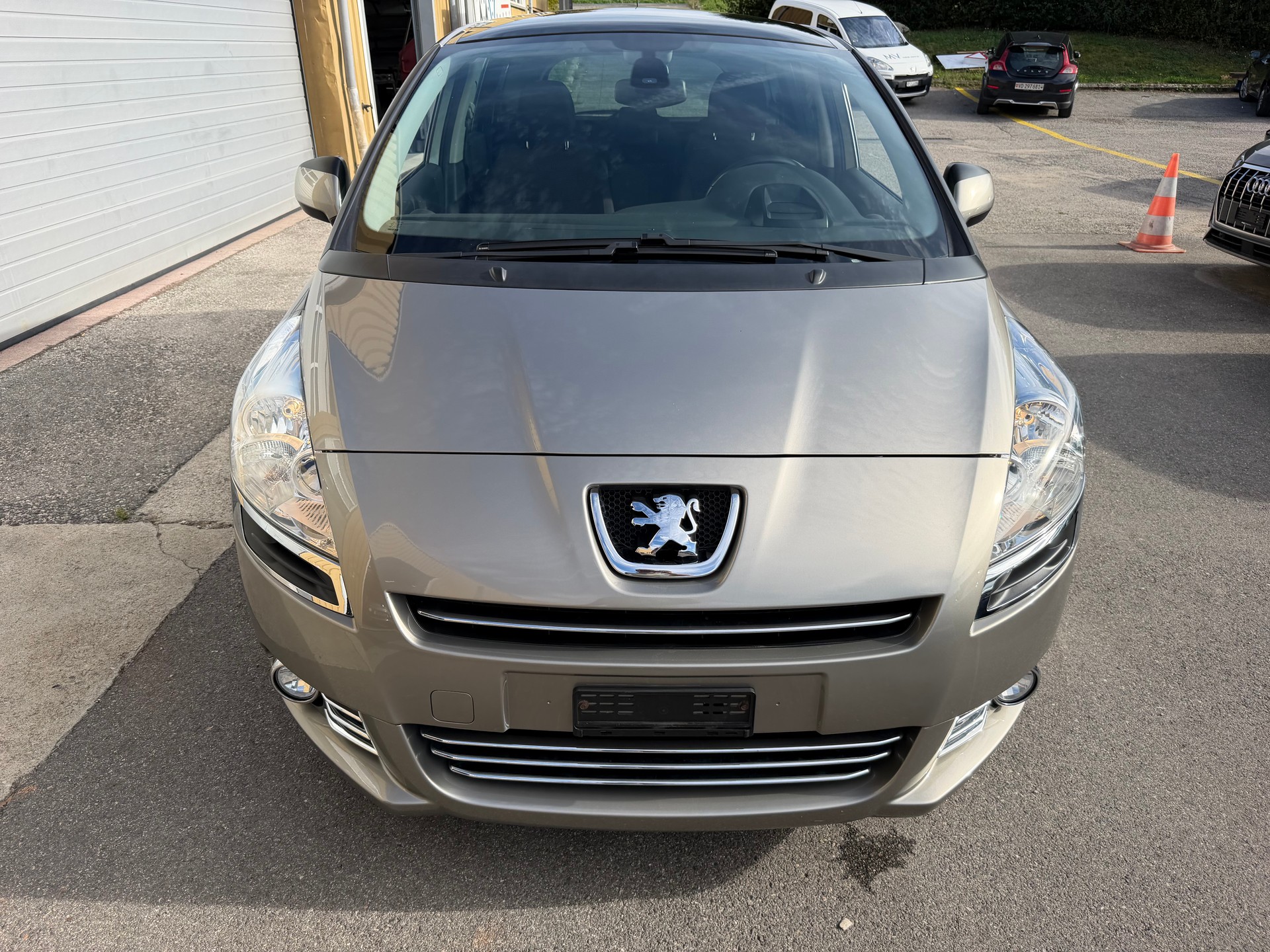 PEUGEOT 5008 1.6 16V T Sport Pack-image-1