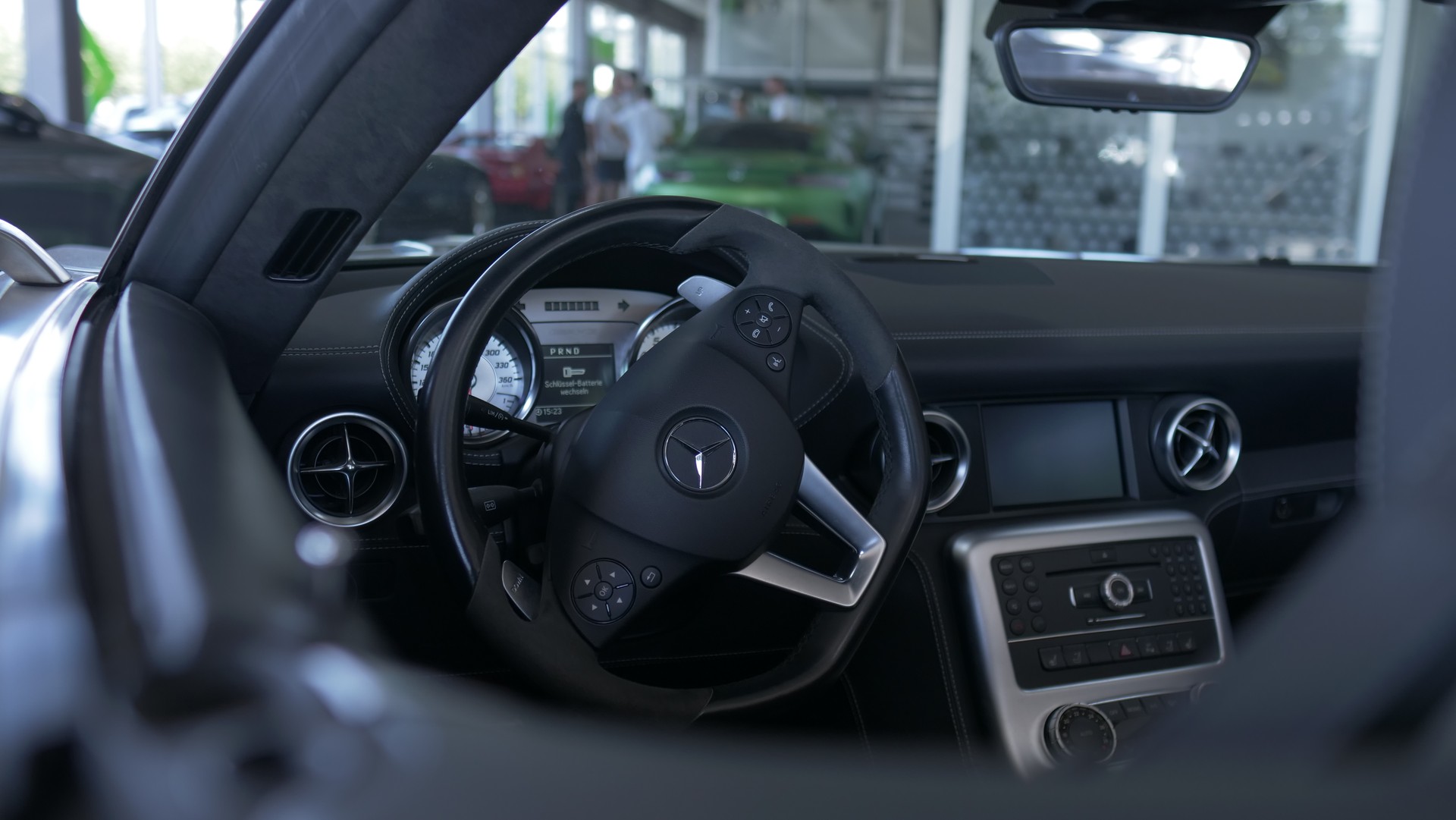MERCEDES-BENZ SLS 63 AMG Speedshift-image-12