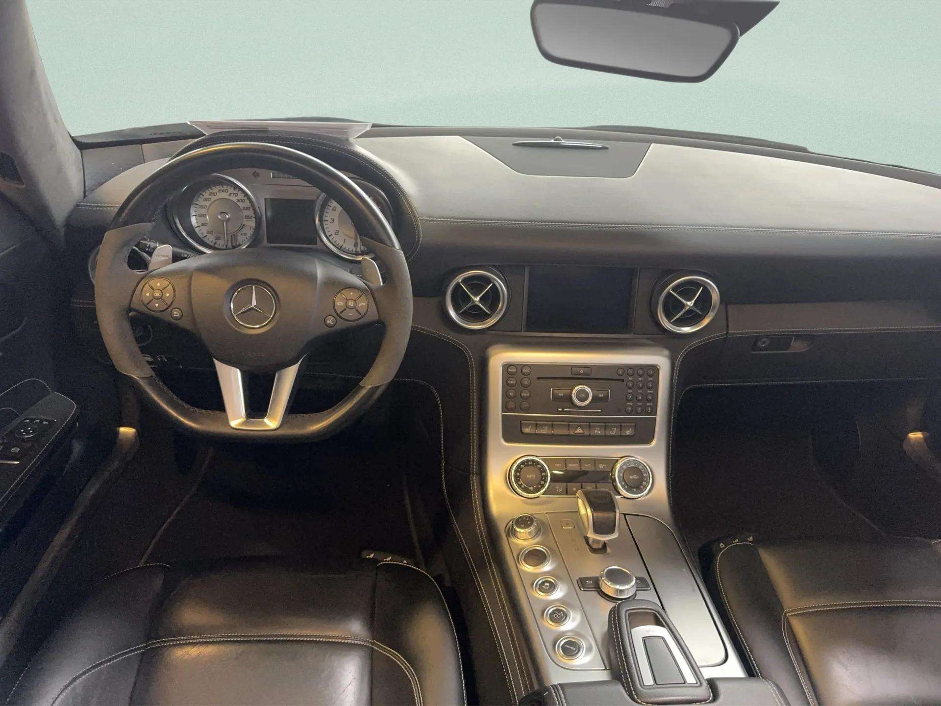 MERCEDES-BENZ SLS 63 AMG Speedshift-image-11