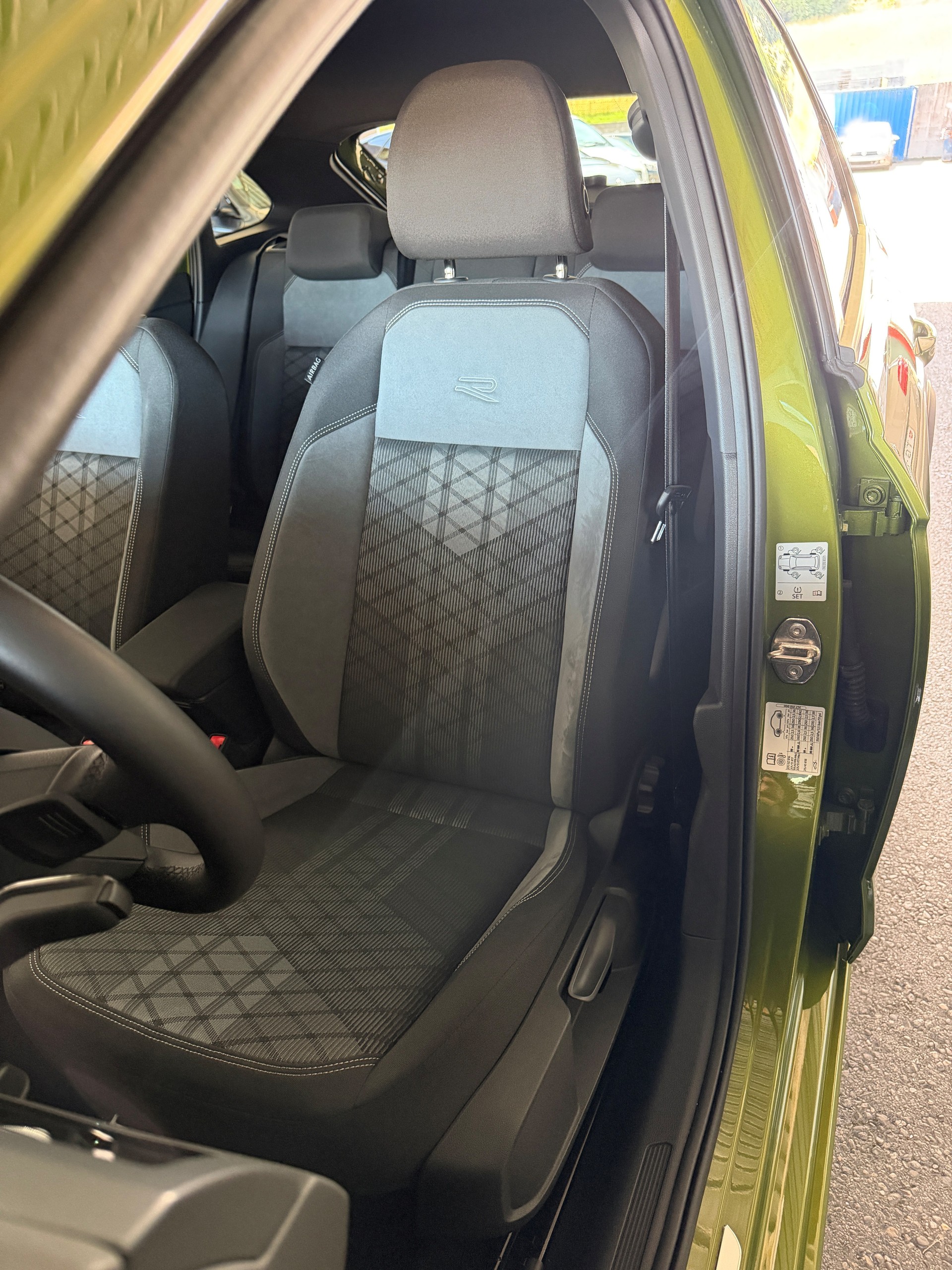 VW Taigo 1.0 TSI R-Line DSG-image-10