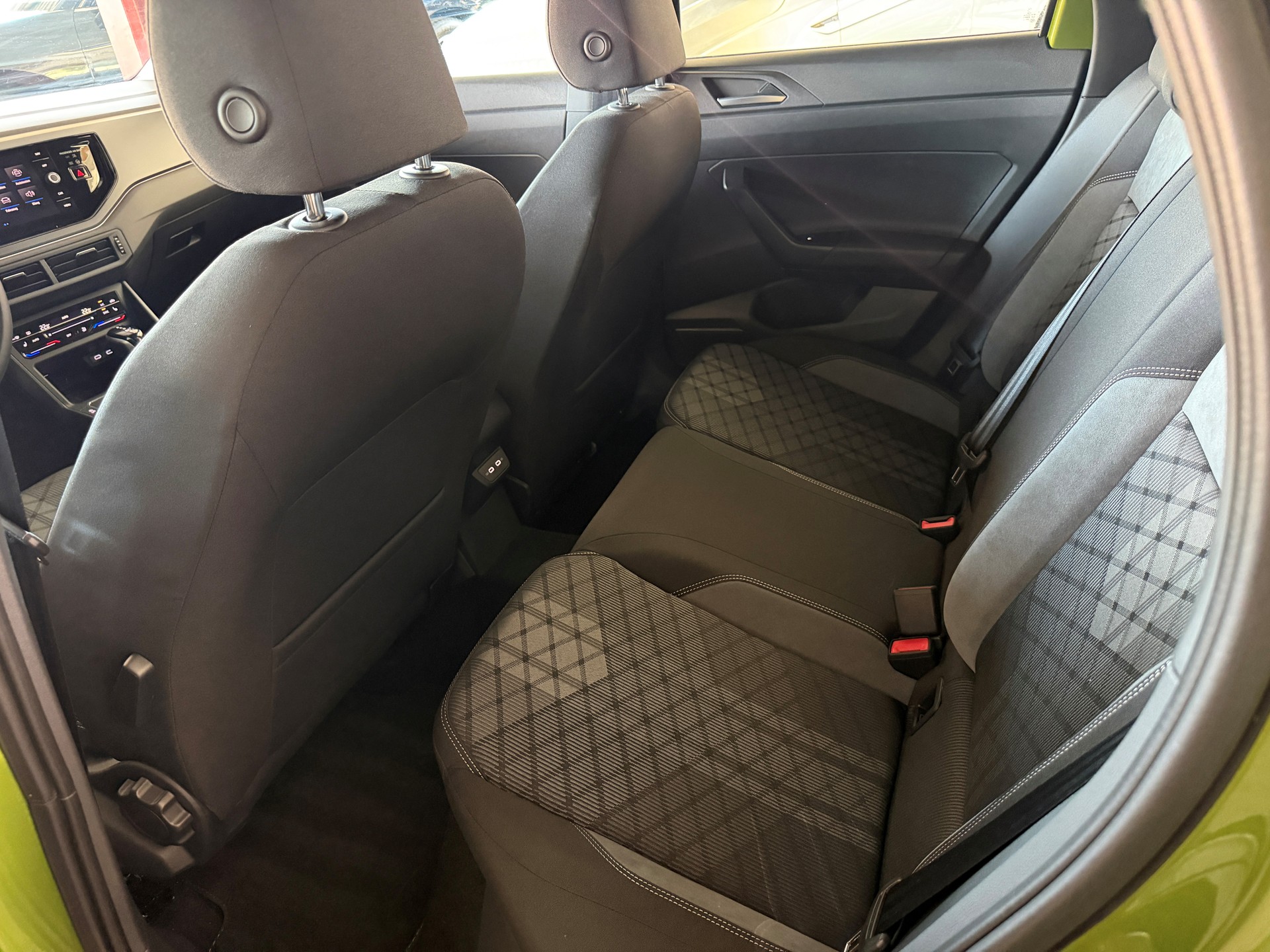 VW Taigo 1.0 TSI R-Line DSG-image-11