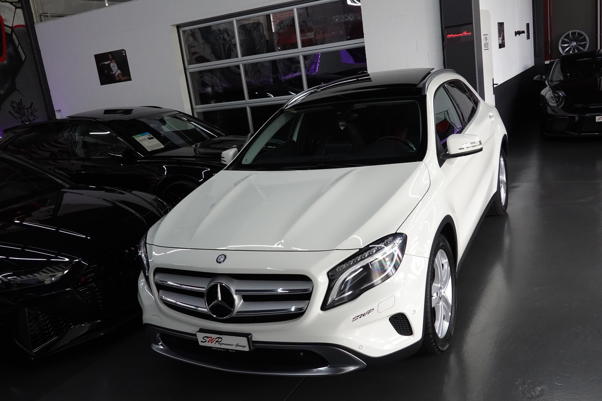MERCEDES-BENZ GLA 200 CDI Swiss Star Edition 4Matic 7G-DCT-showroom-element-2
