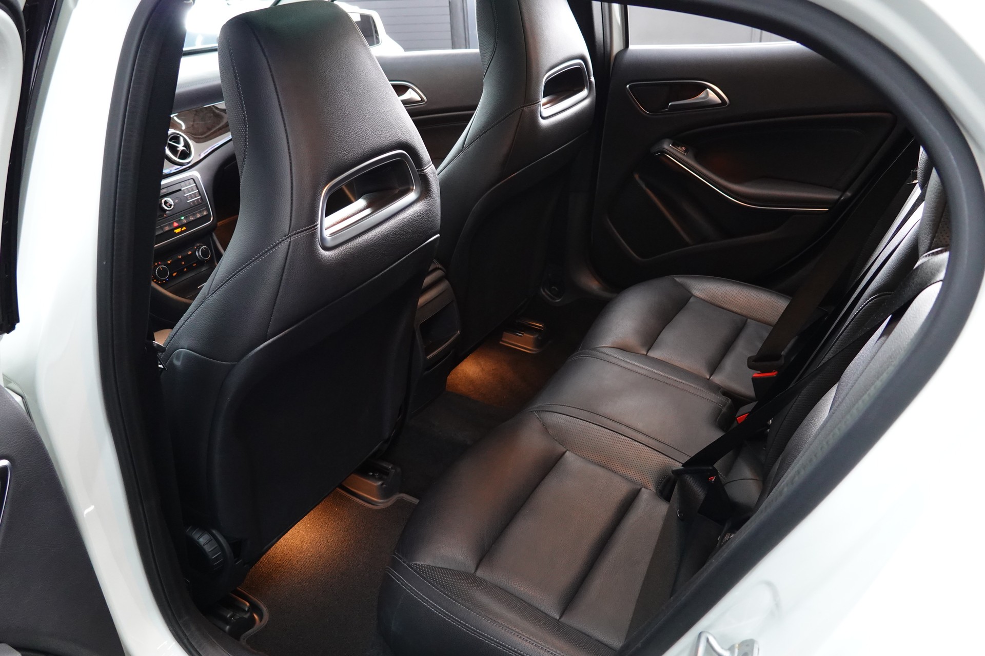 MERCEDES-BENZ GLA 200 CDI Swiss Star Edition 4Matic 7G-DCT-image-30