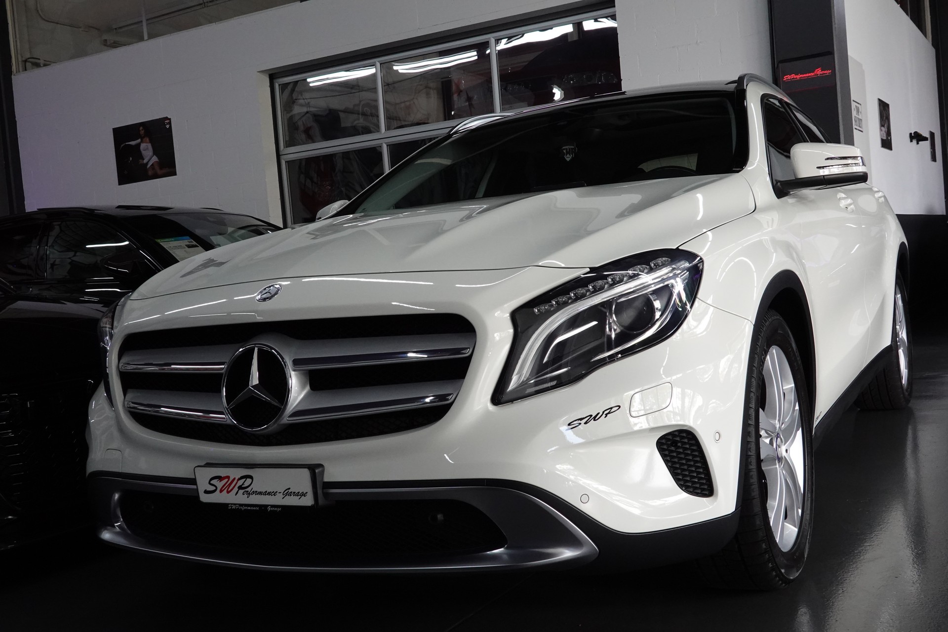 MERCEDES-BENZ GLA 200 CDI Swiss Star Edition 4Matic 7G-DCT-showroom-element-3