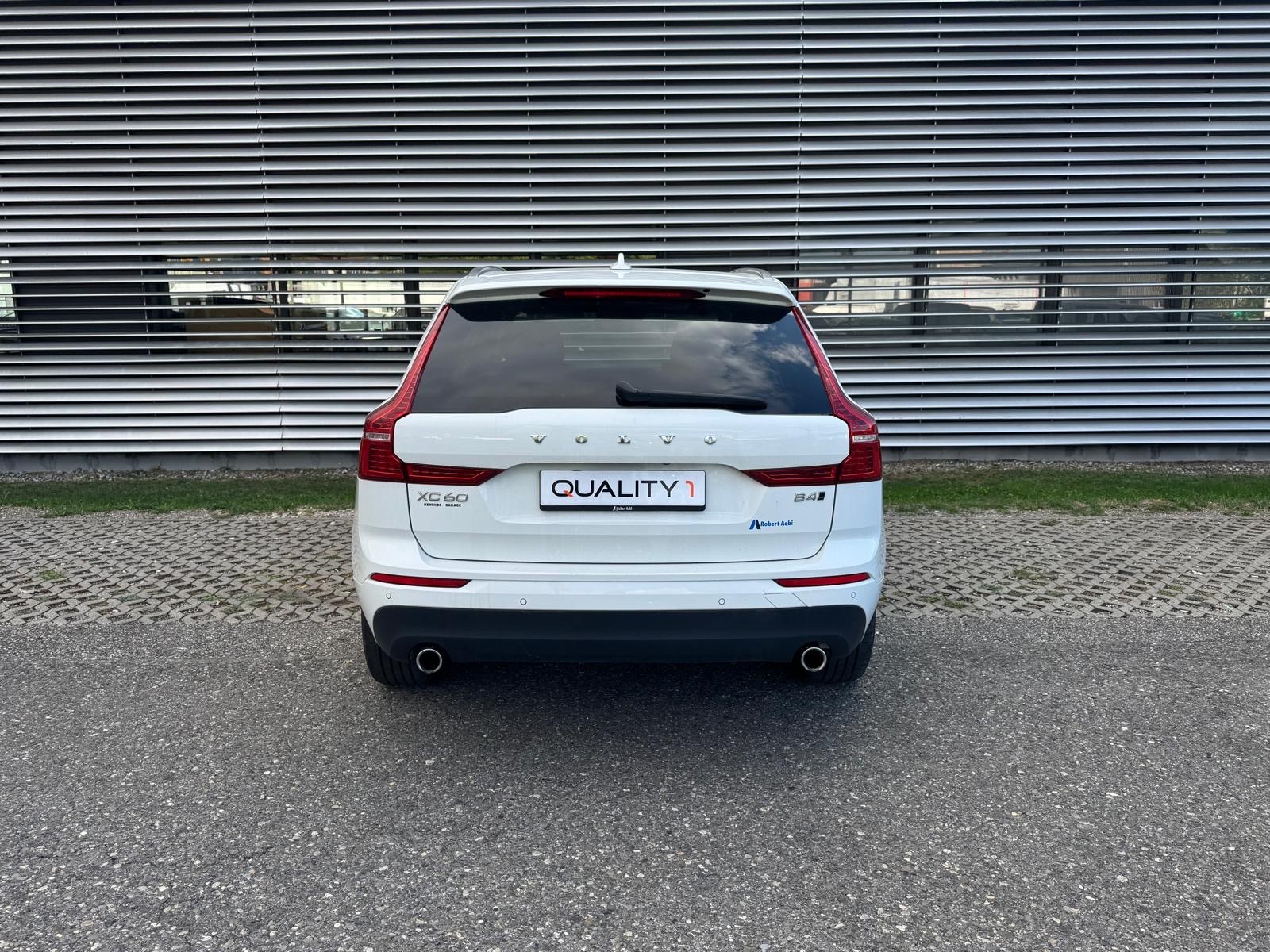 VOLVO XC60 B4 Diesel Mild Hybrid AWD Inscription Geartronic-image-8