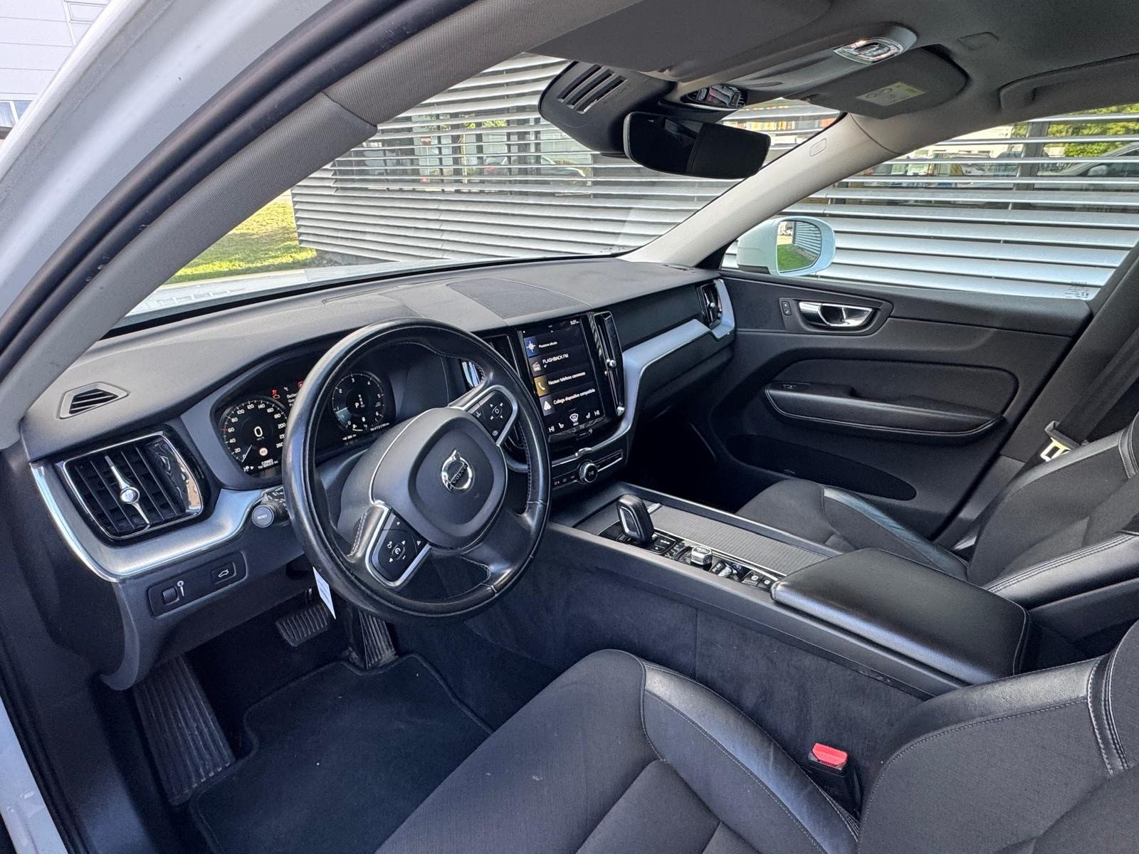 VOLVO XC60 B4 Diesel Mild Hybrid AWD Inscription Geartronic-image-12