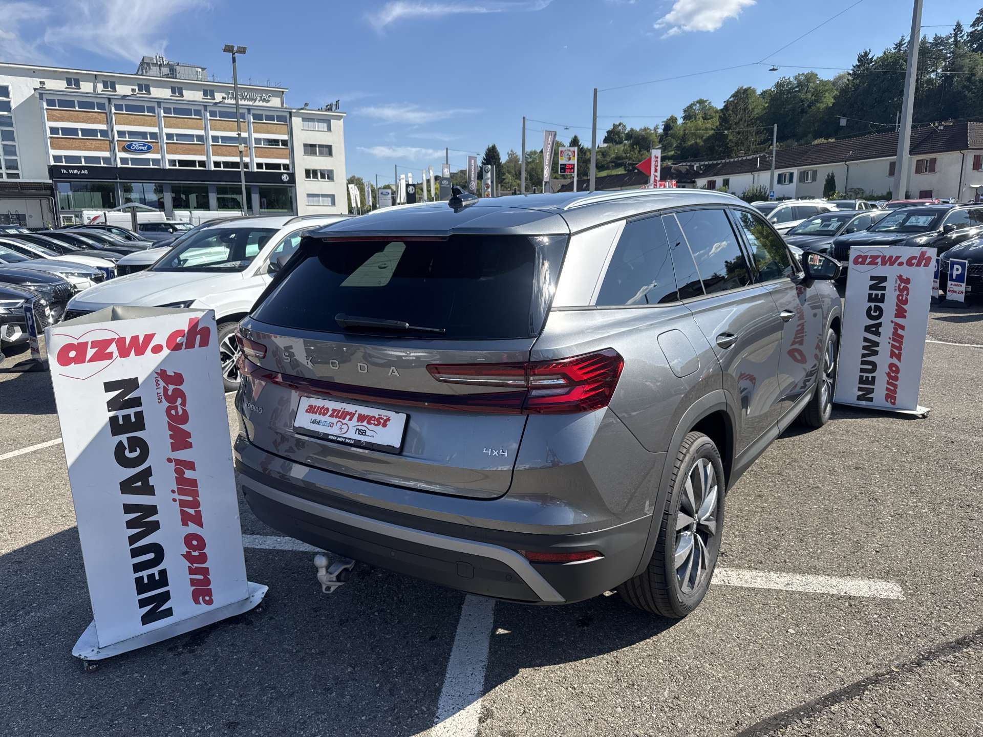 SKODA Kodiaq 2.0 TDi Selection 4x4 DSG-Automat-image-2