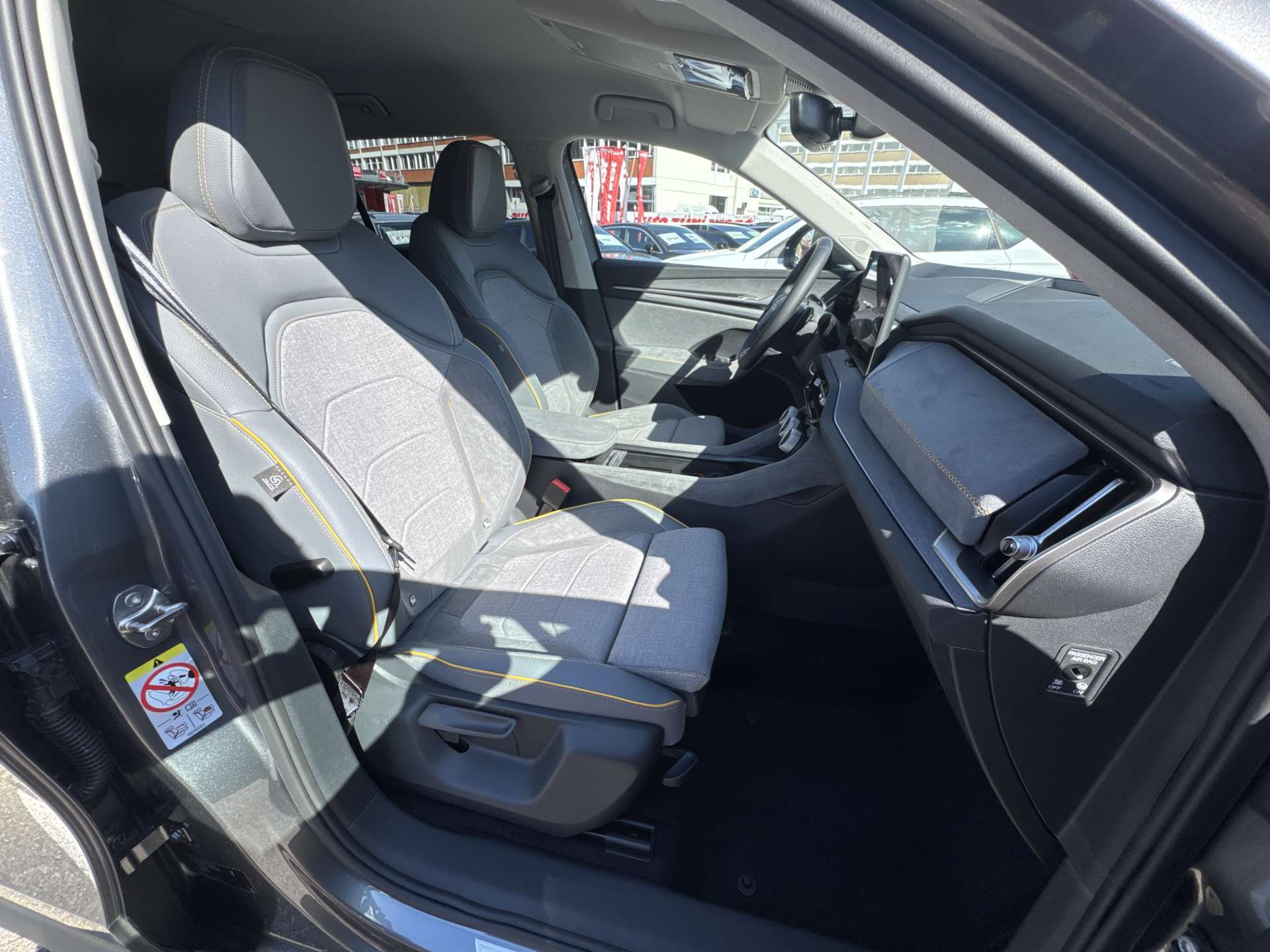 SKODA Kodiaq 2.0 TDi Selection 4x4 DSG-Automat-image-12