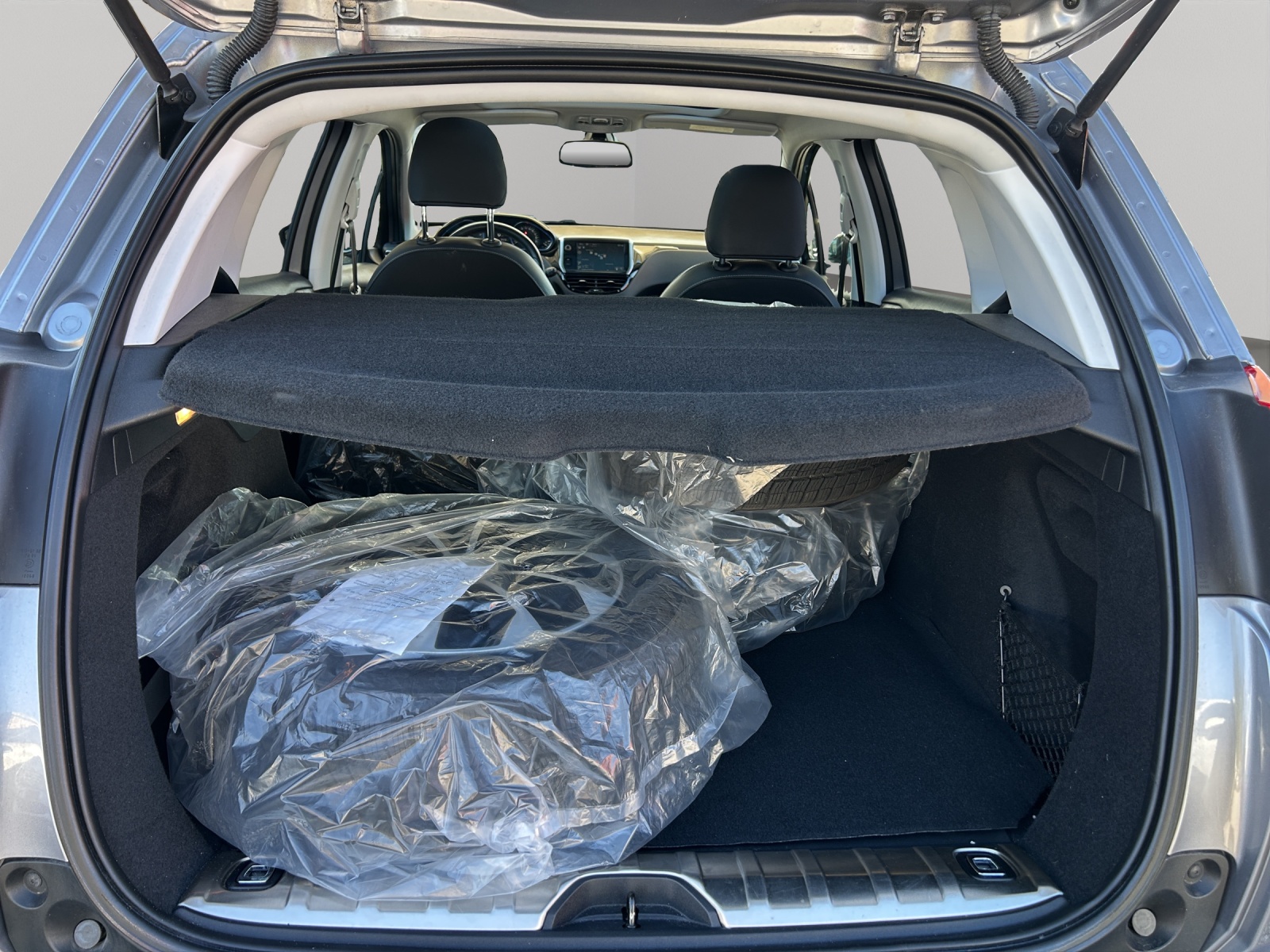 PEUGEOT 2008 1.6 BlueHDi Active-image-17