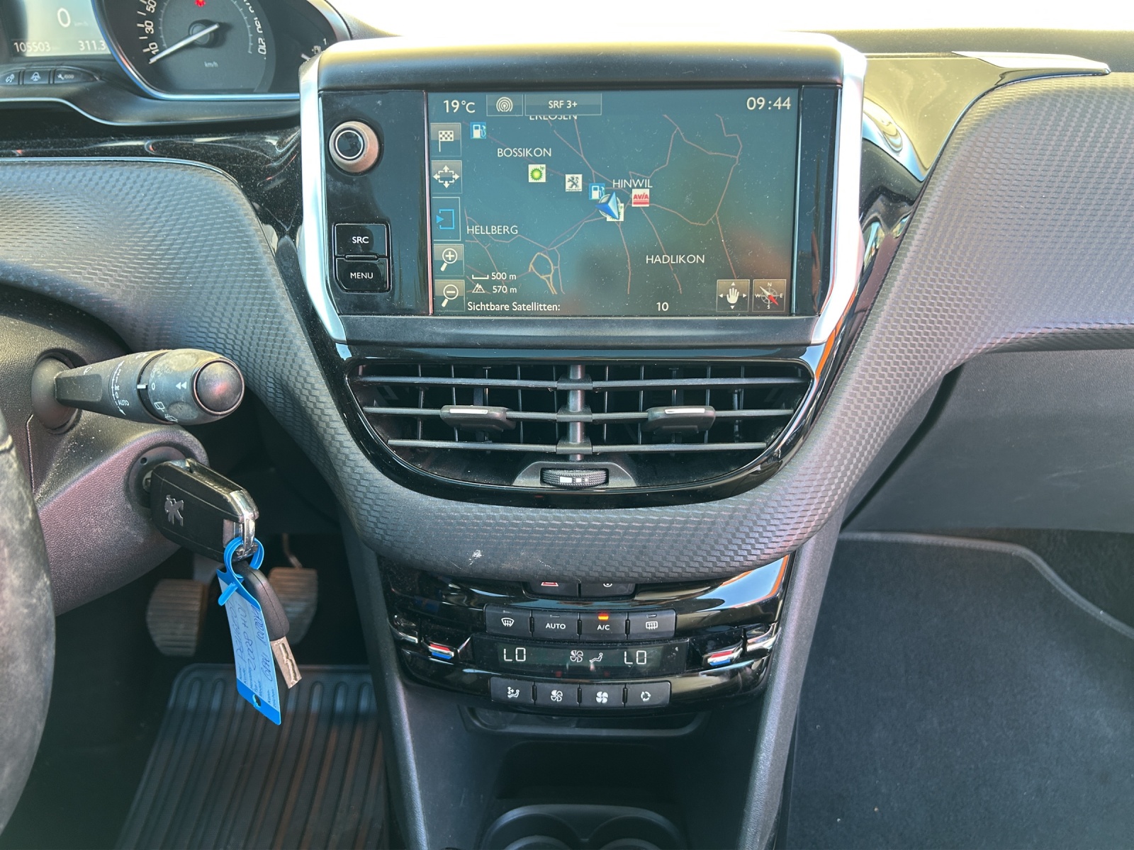 PEUGEOT 2008 1.6 BlueHDi Active-image-10