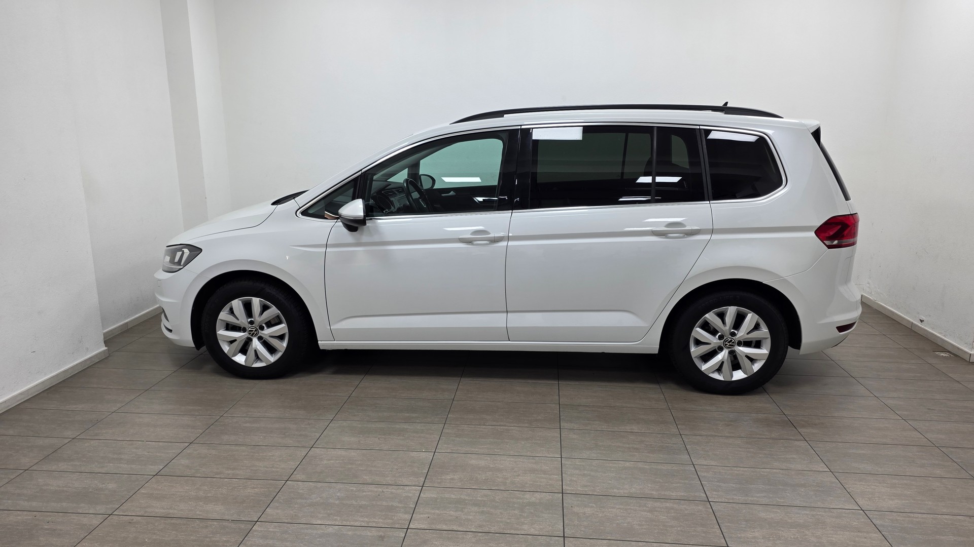 VW Touran 2.0 TDI BlueMotion Technology Comfortline DSG-image-6