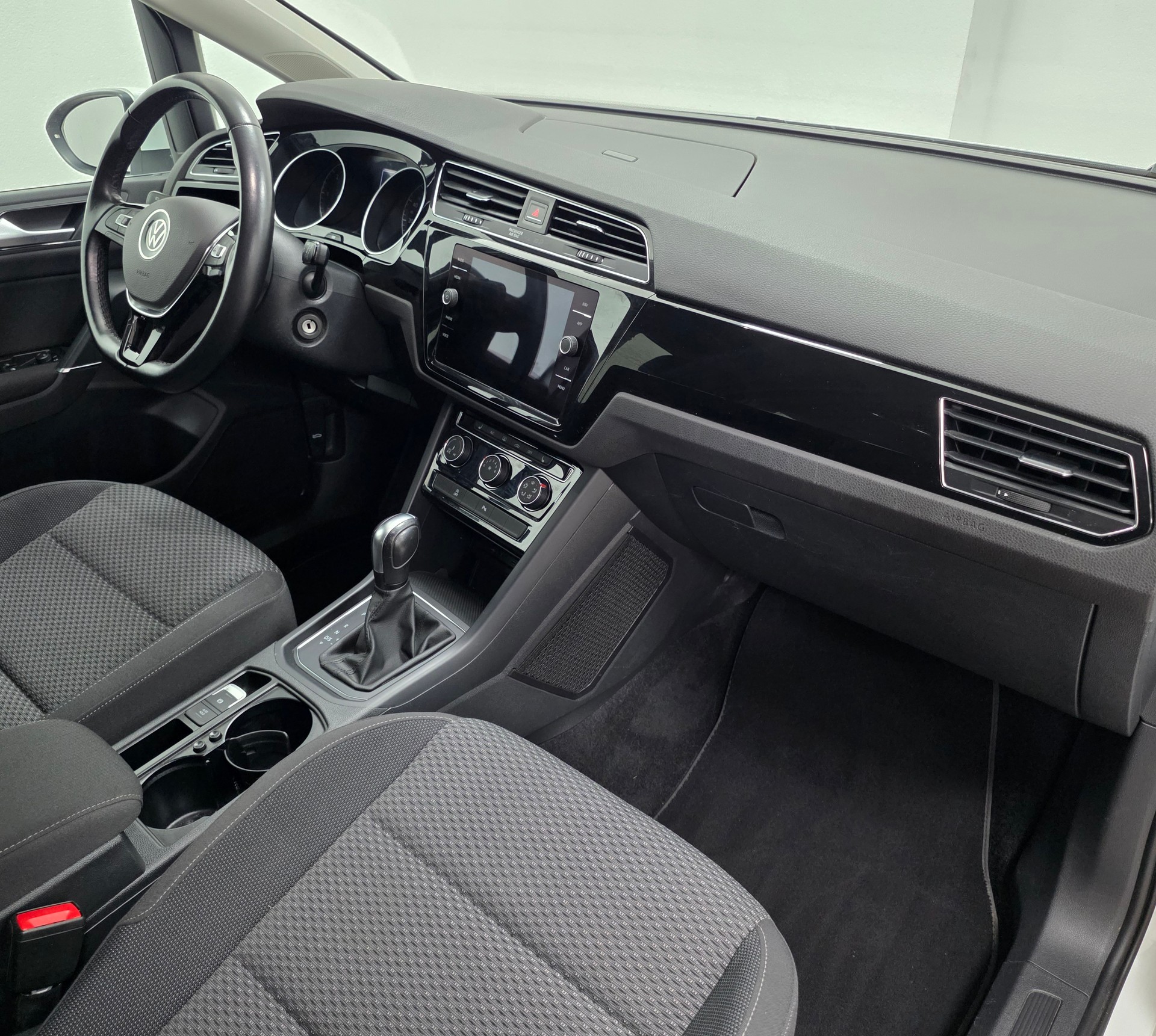 VW Touran 2.0 TDI BlueMotion Technology Comfortline DSG-image-9