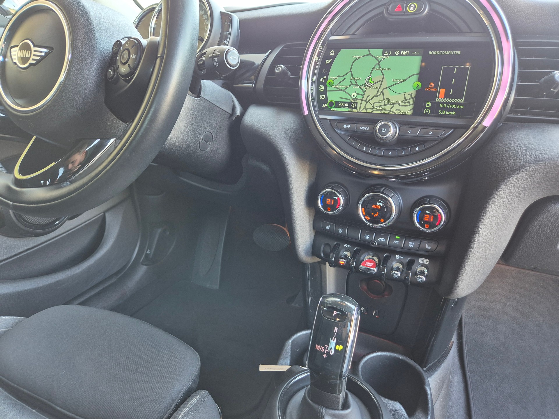 MINI Cooper Steptronic DKG-image-8