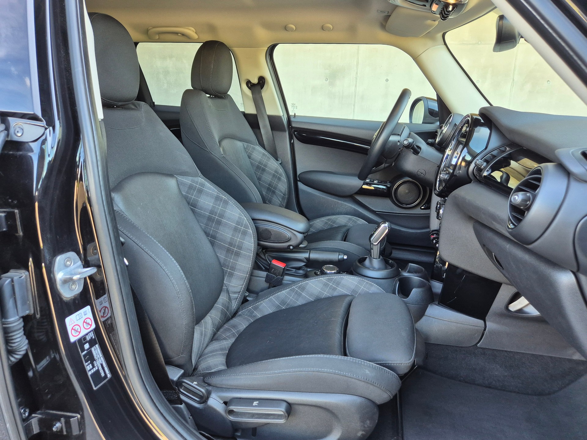 MINI Cooper Steptronic DKG-image-9