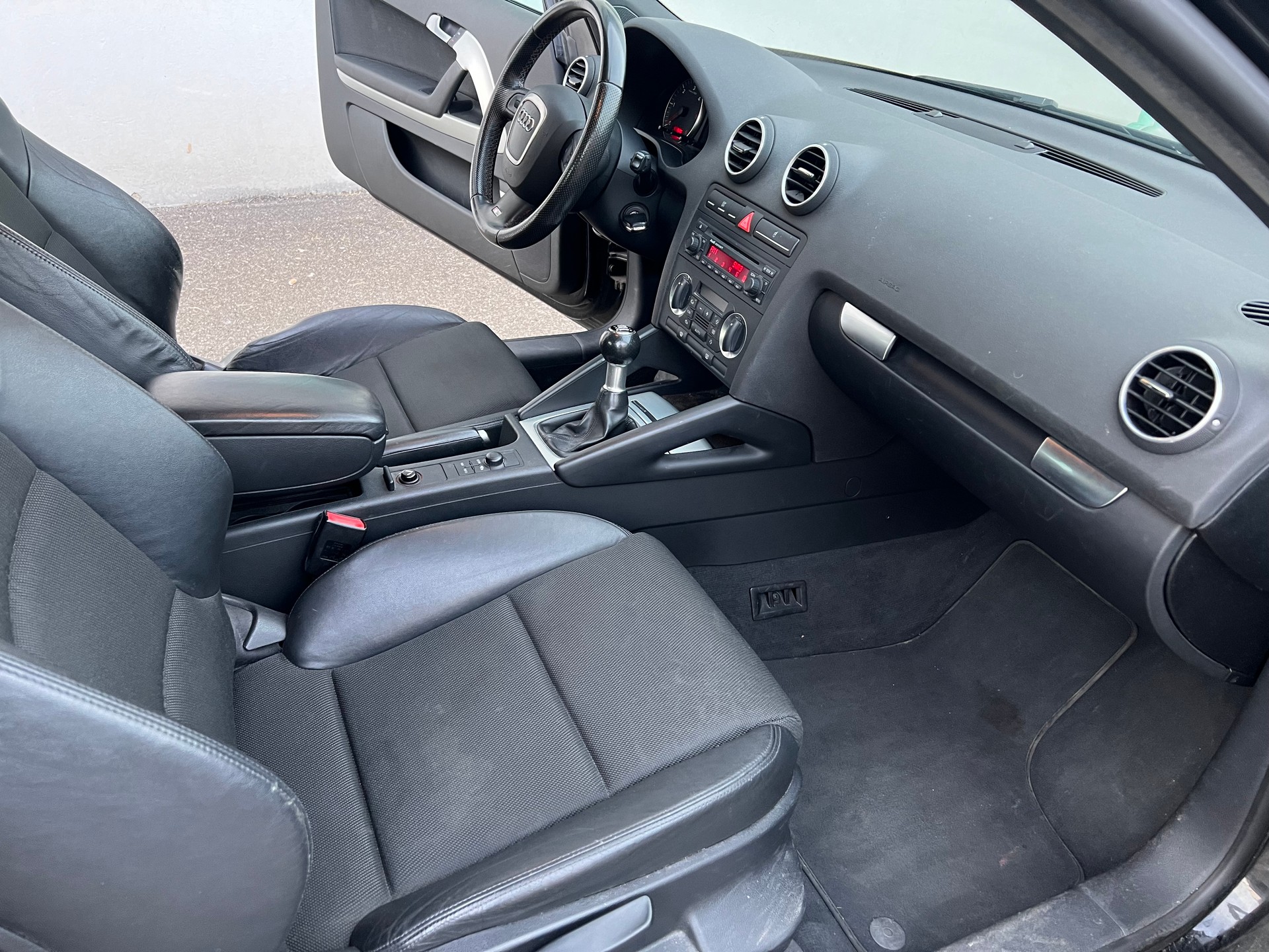 AUDI A3 2.0 TDI Ambition-image-7
