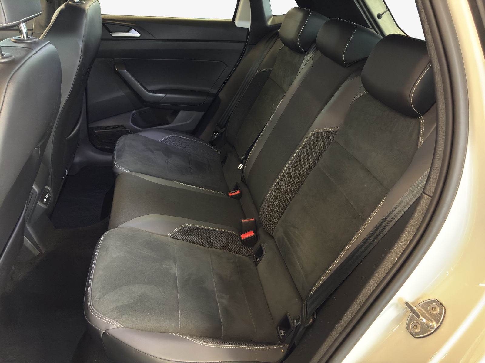 VW Polo 2.0 TSI GTI DSG-image-11
