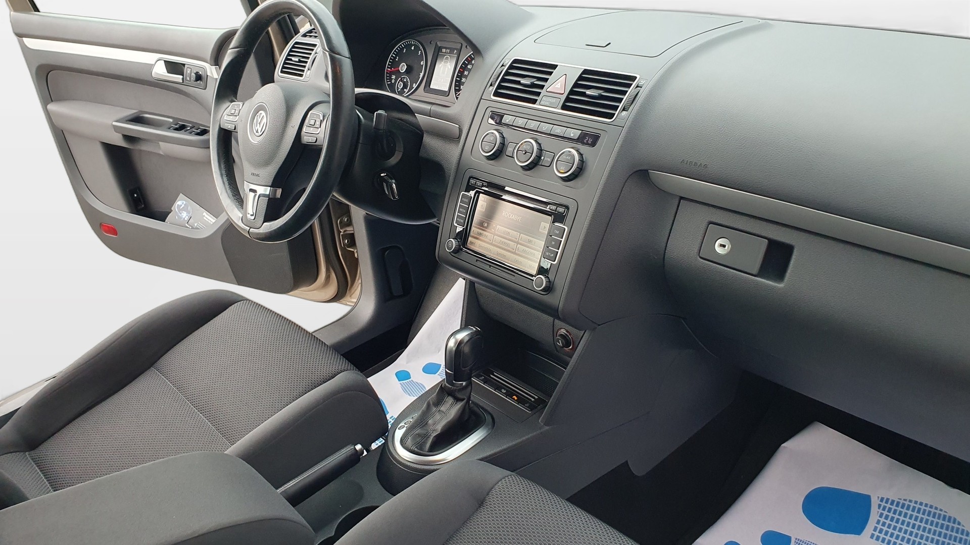 VW Touran 1.4 TSI Trendline DSG-image-12