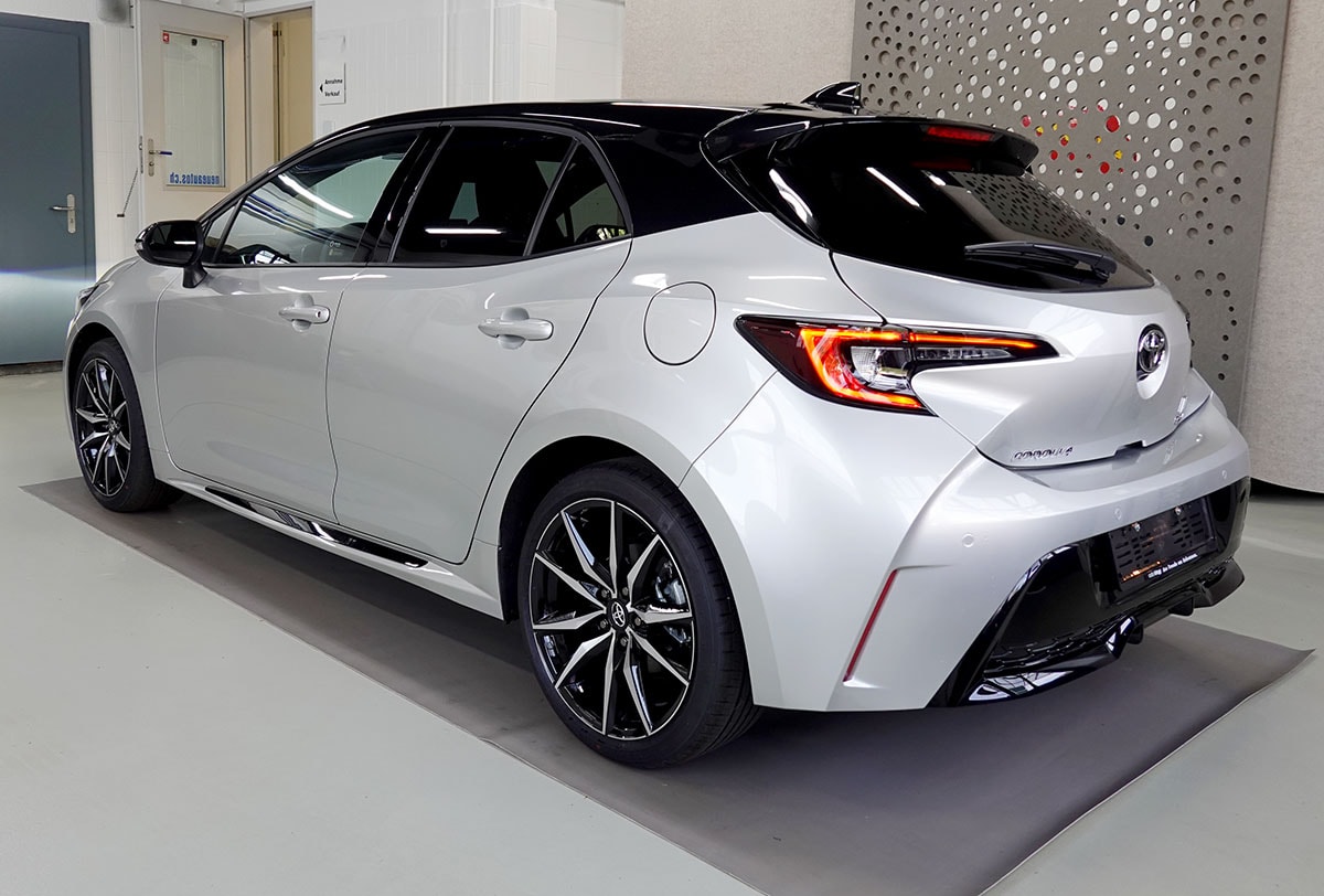 TOYOTA Corolla 2.0 HSD GR Sport e- CVT-image-2
