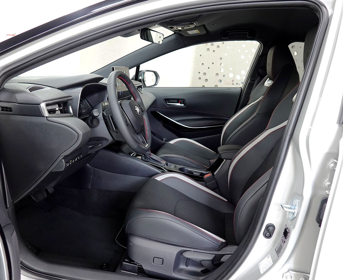 TOYOTA Corolla 2.0 HSD GR Sport e- CVT-image-6
