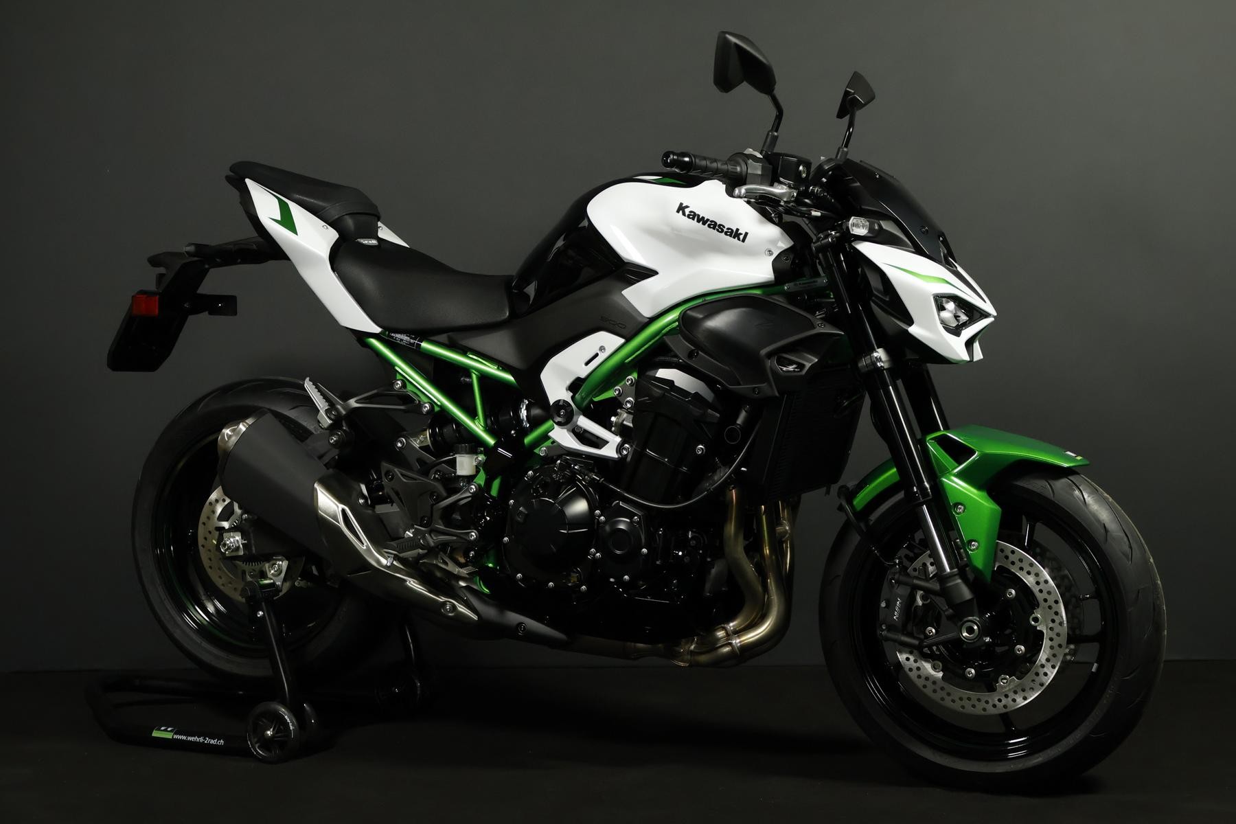KAWASAKI KAWASAKI Z 900 (91/70/35 KW)-showroom-element-1
