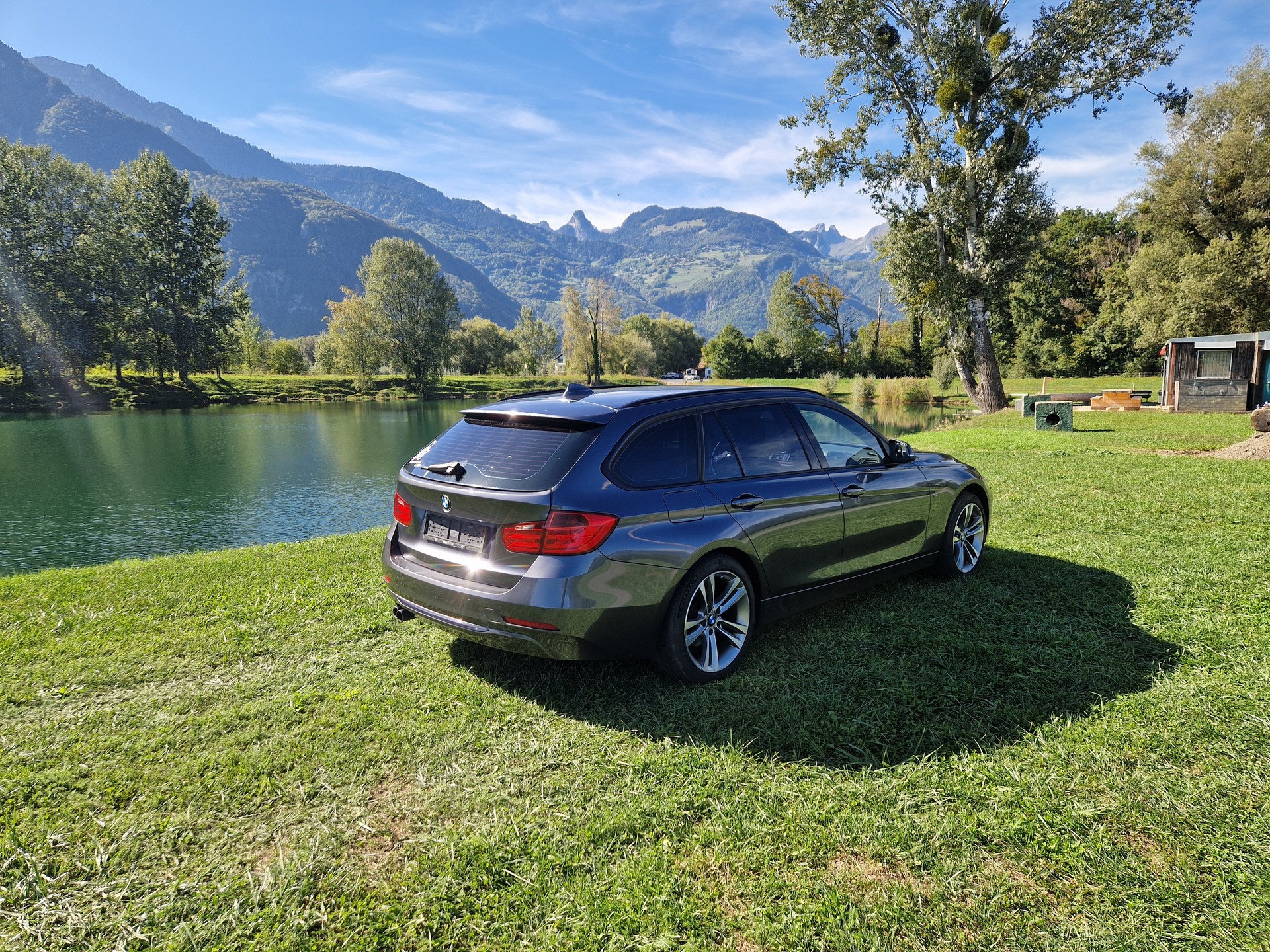 BMW 328i xDrive Touring Sport Line-image-3