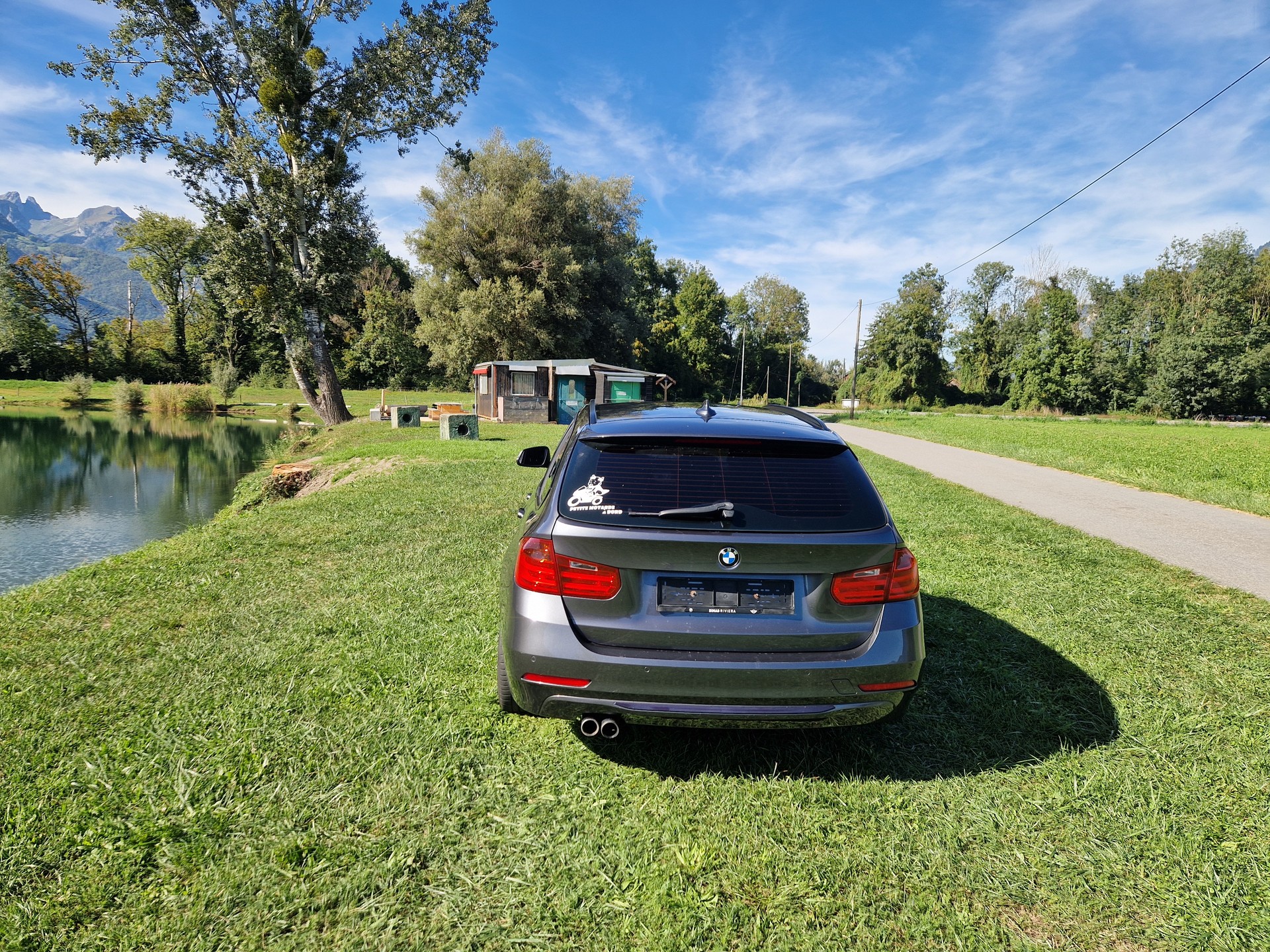 BMW 328i xDrive Touring Sport Line-image-4