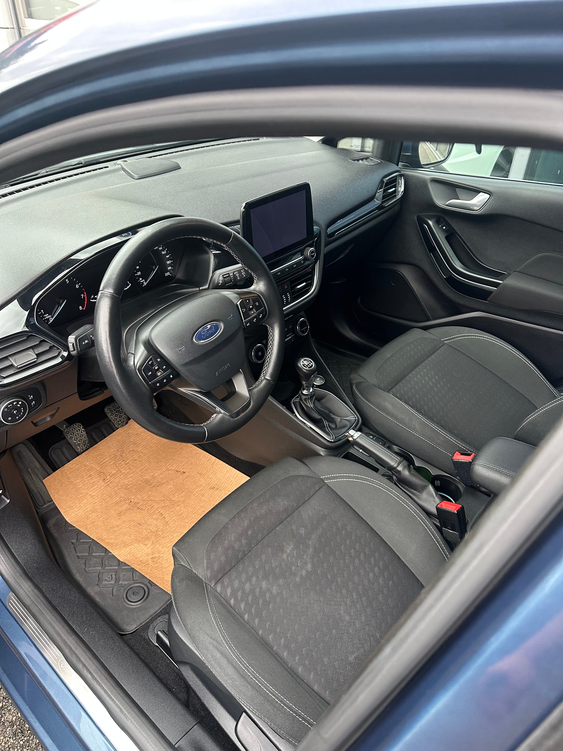 FORD Fiesta 1.0 EcoB 125 Titanium-image-10