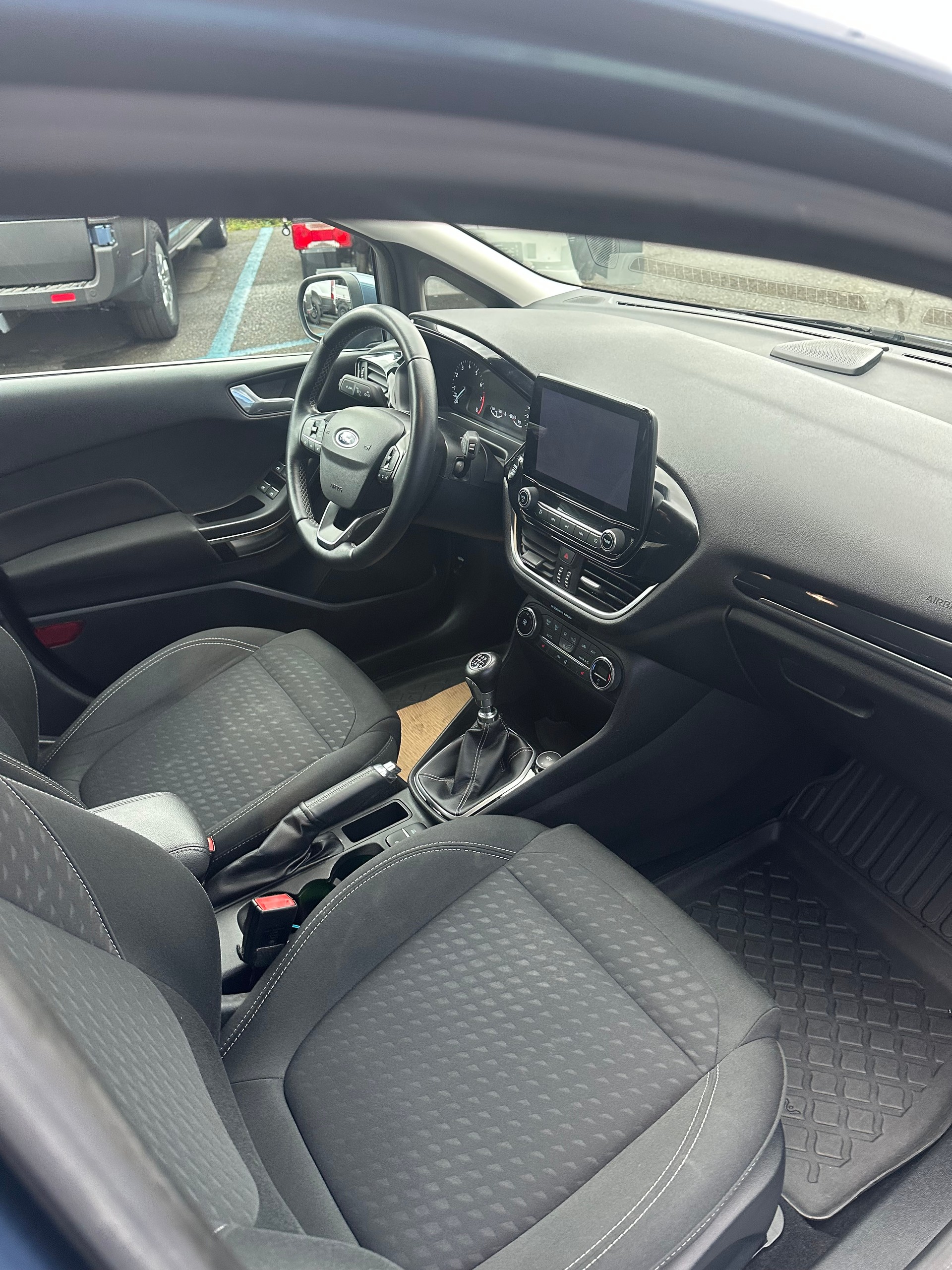 FORD Fiesta 1.0 EcoB 125 Titanium-image-13