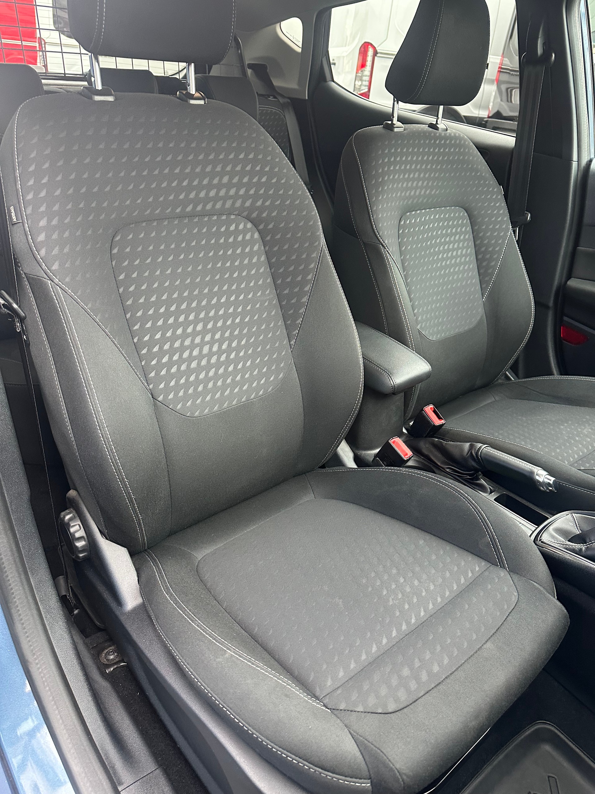 FORD Fiesta 1.0 EcoB 125 Titanium-image-14