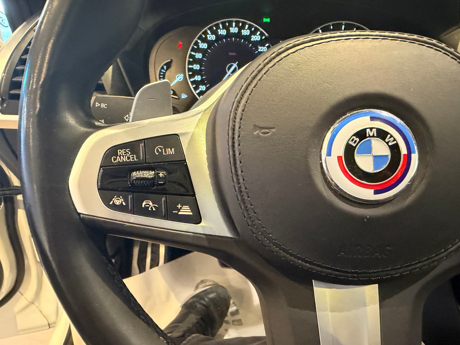 BMW X3 20i xDrive paddles-image-21