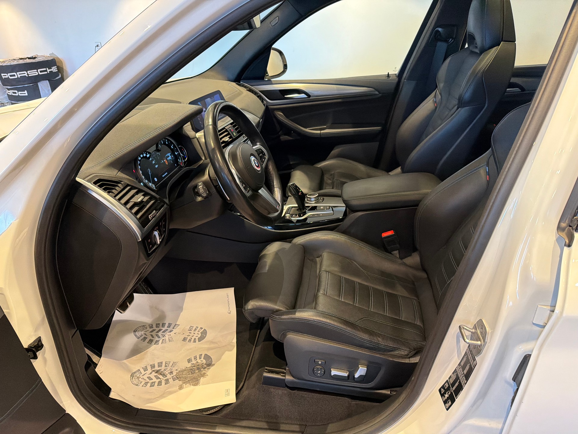BMW X3 20i xDrive paddles-image-17