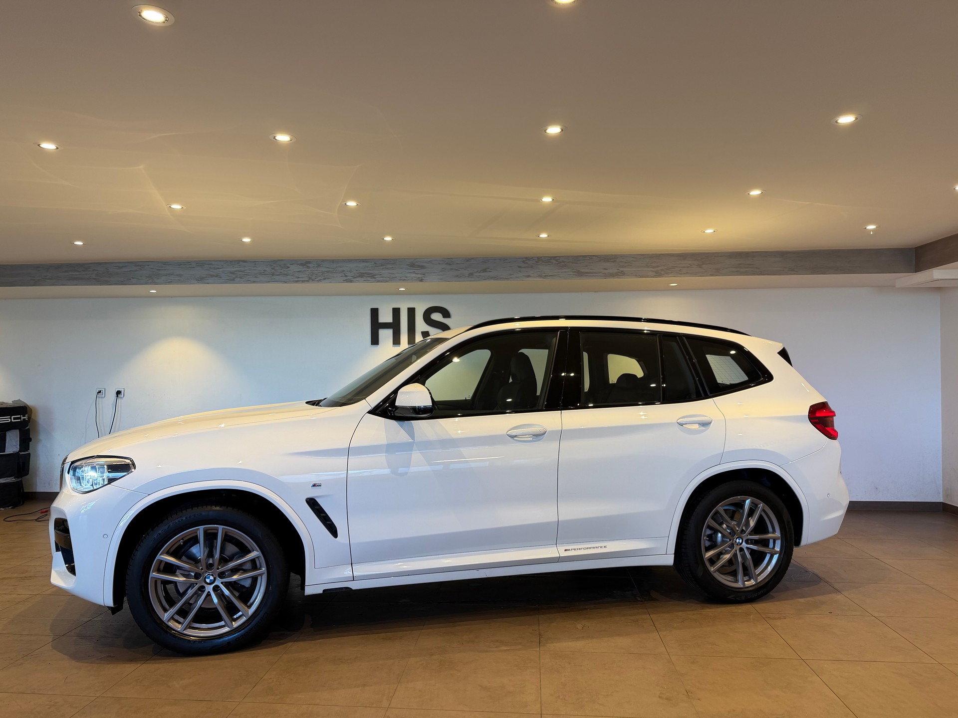 BMW X3 20i xDrive paddles-image-3