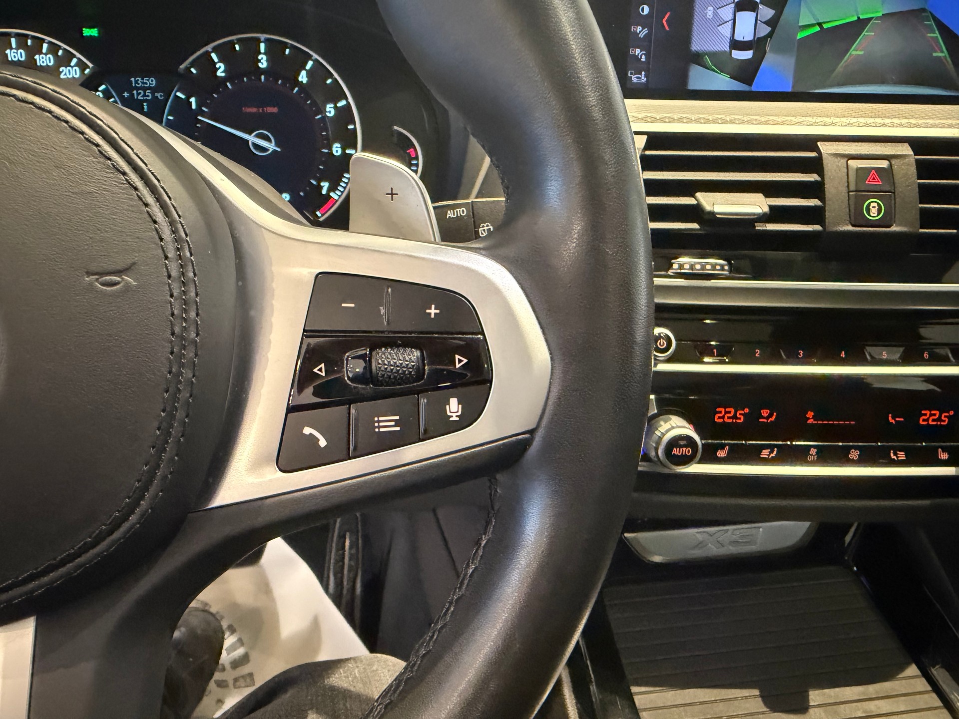 BMW X3 20i xDrive paddles-image-20