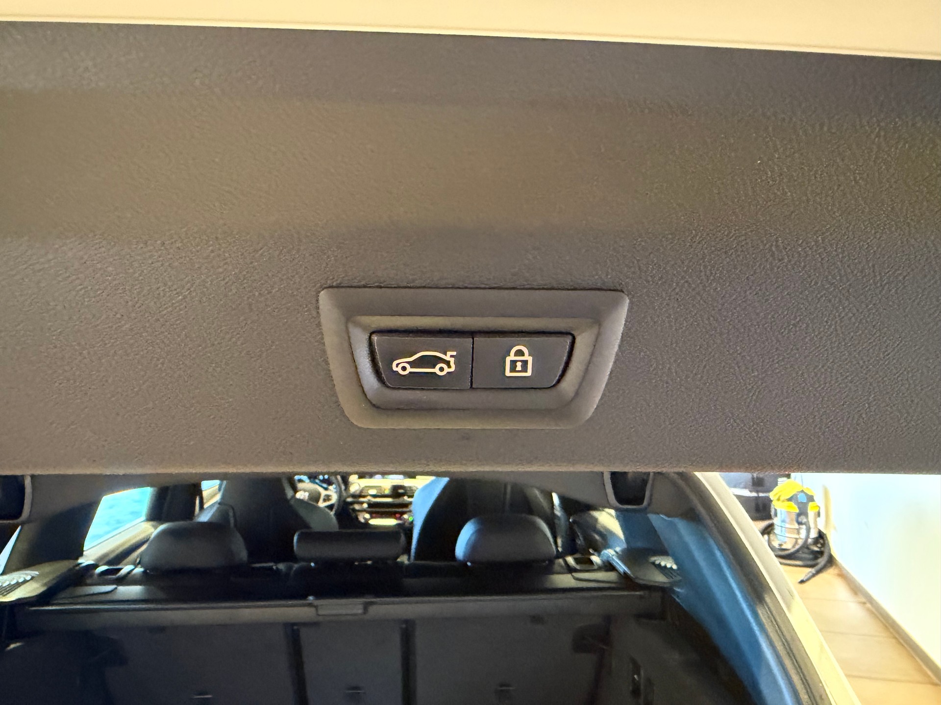 BMW X3 20i xDrive paddles-image-8