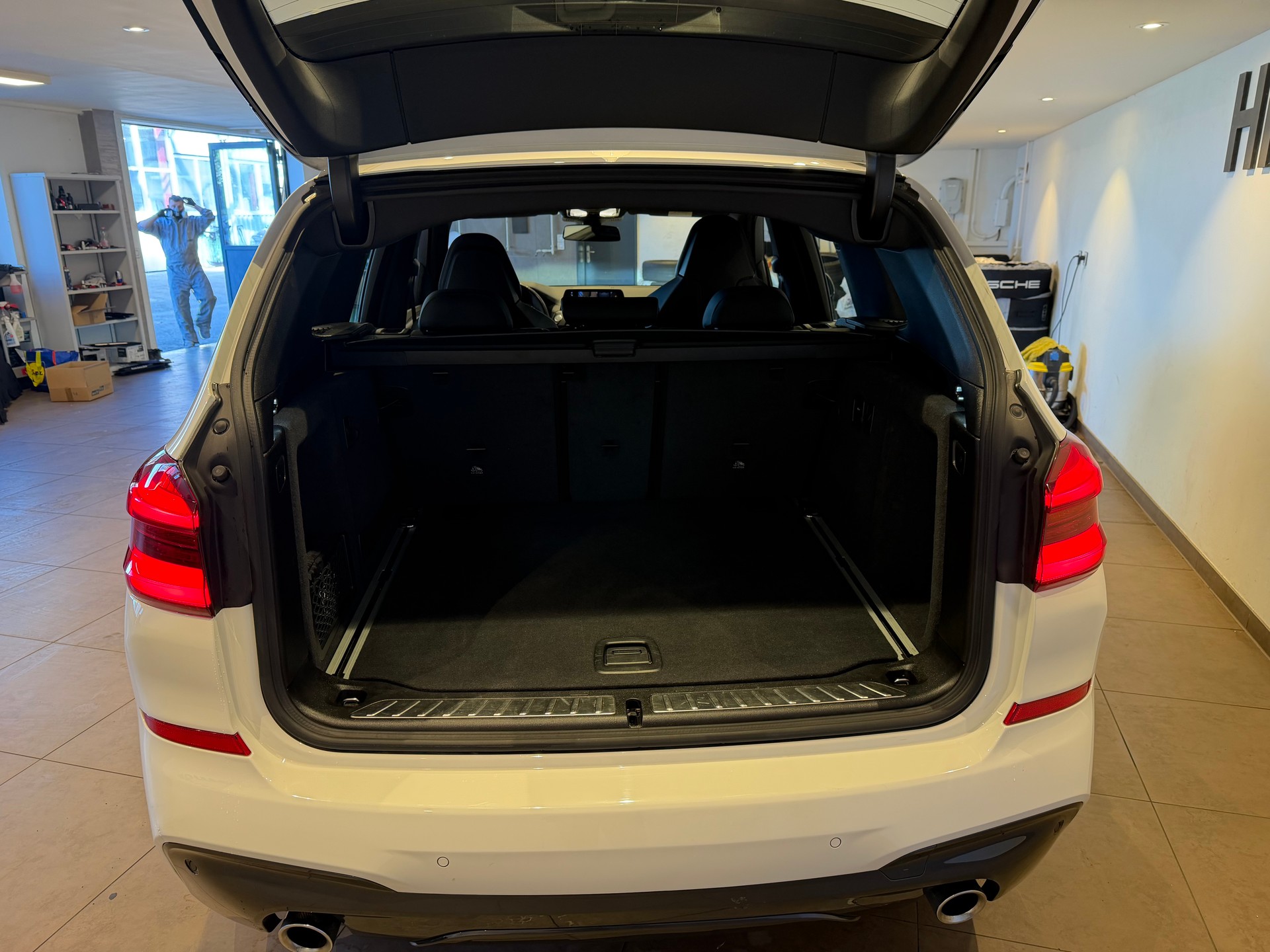 BMW X3 20i xDrive paddles-image-7
