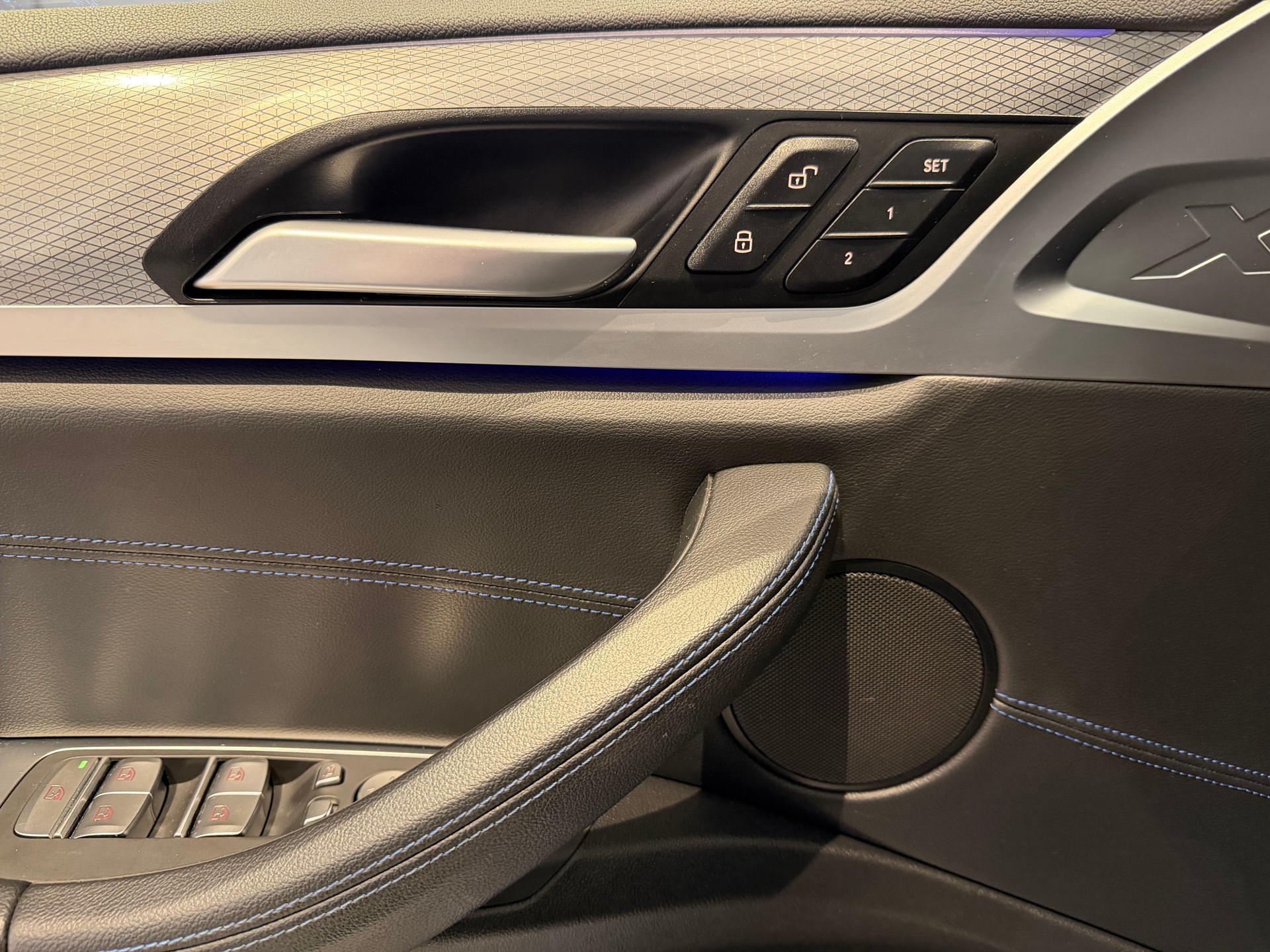 BMW X3 20i xDrive paddles-image-24