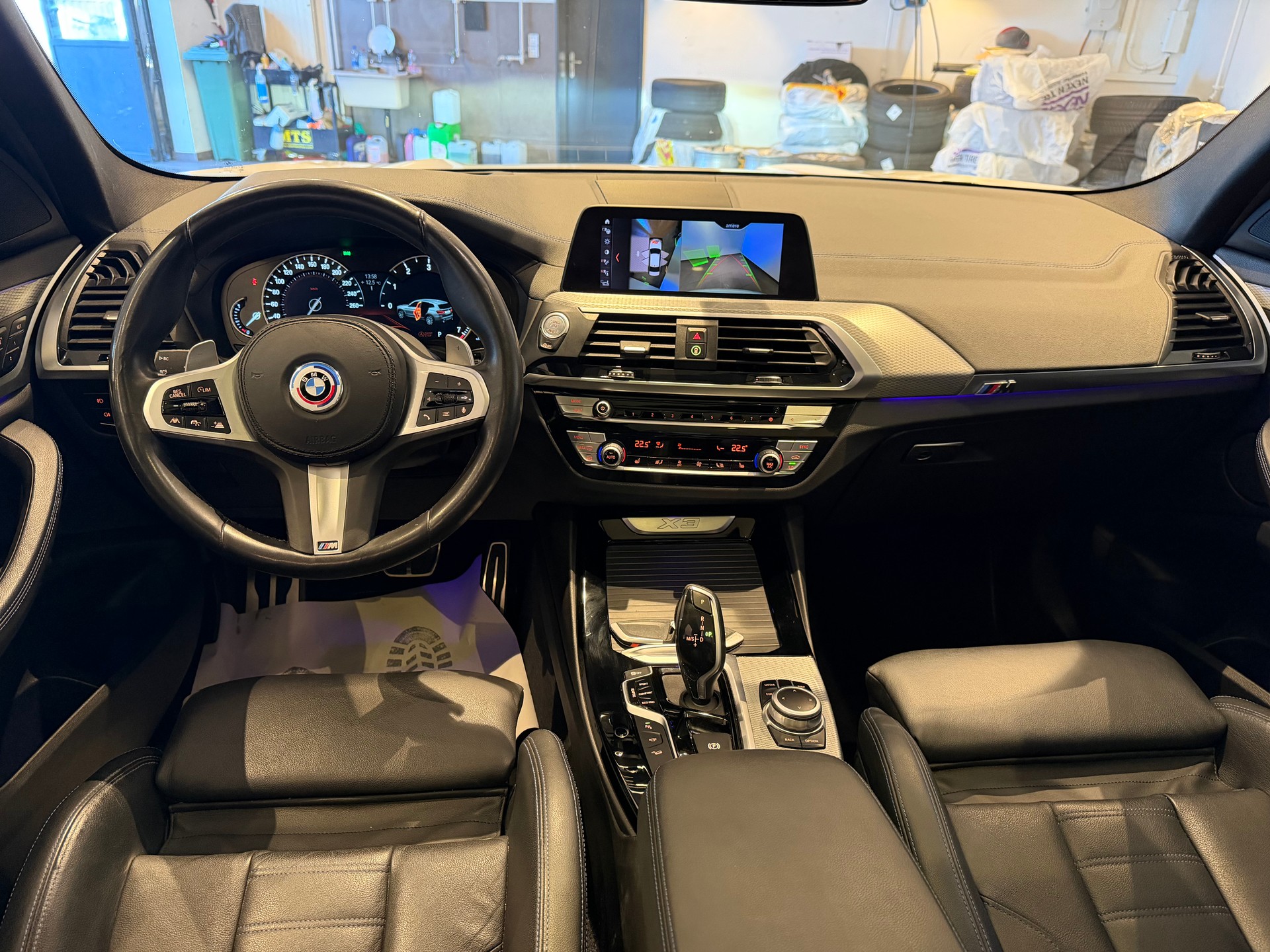 BMW X3 20i xDrive paddles-image-11