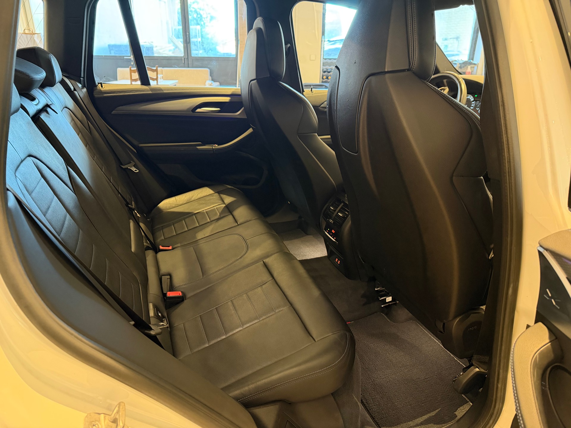 BMW X3 20i xDrive paddles-image-10