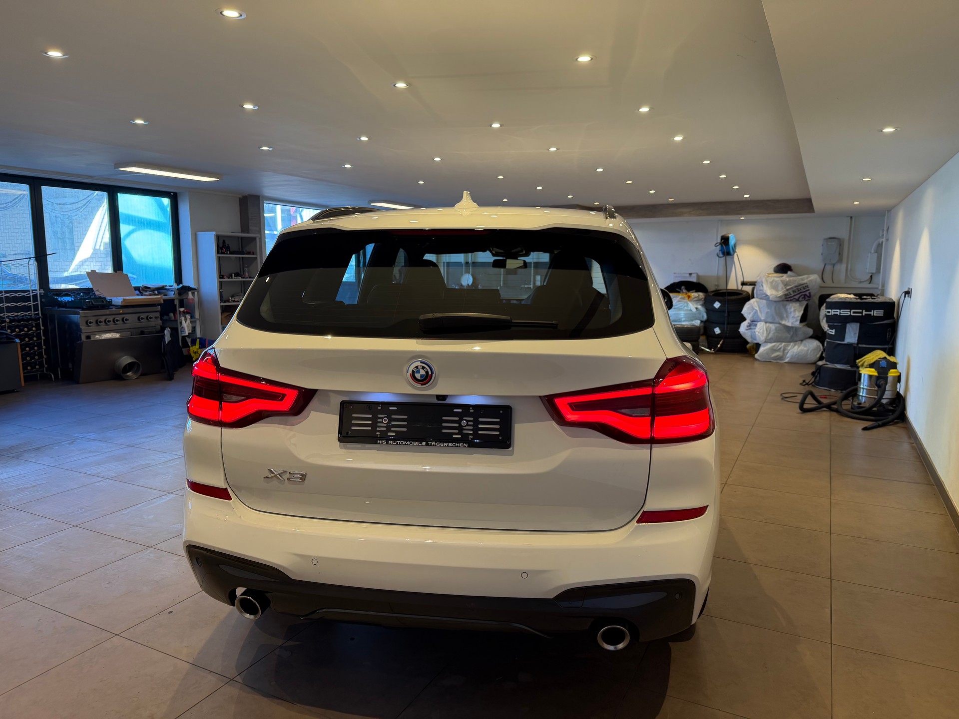 BMW X3 20i xDrive paddles-image-6