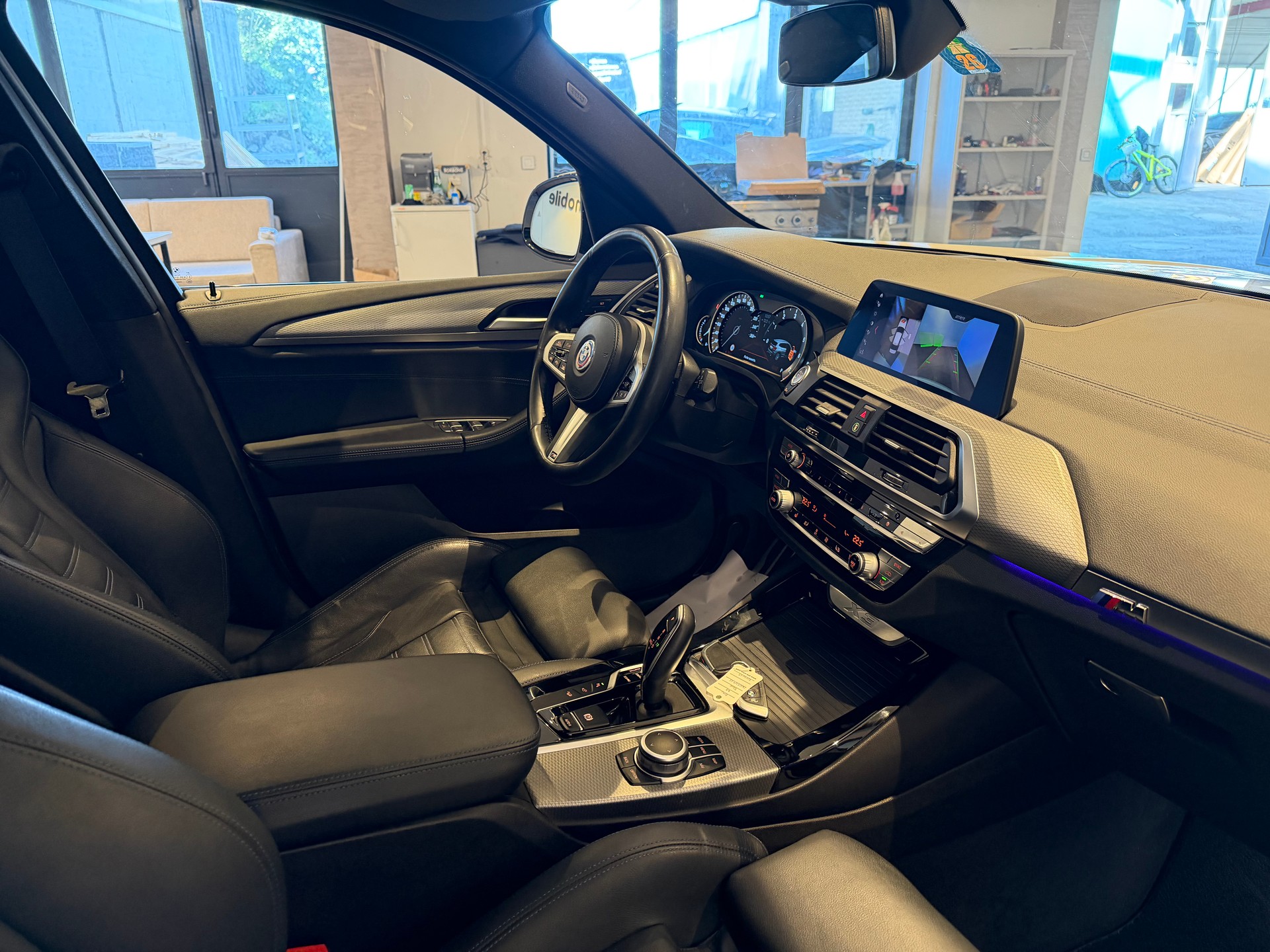 BMW X3 20i xDrive paddles-image-9