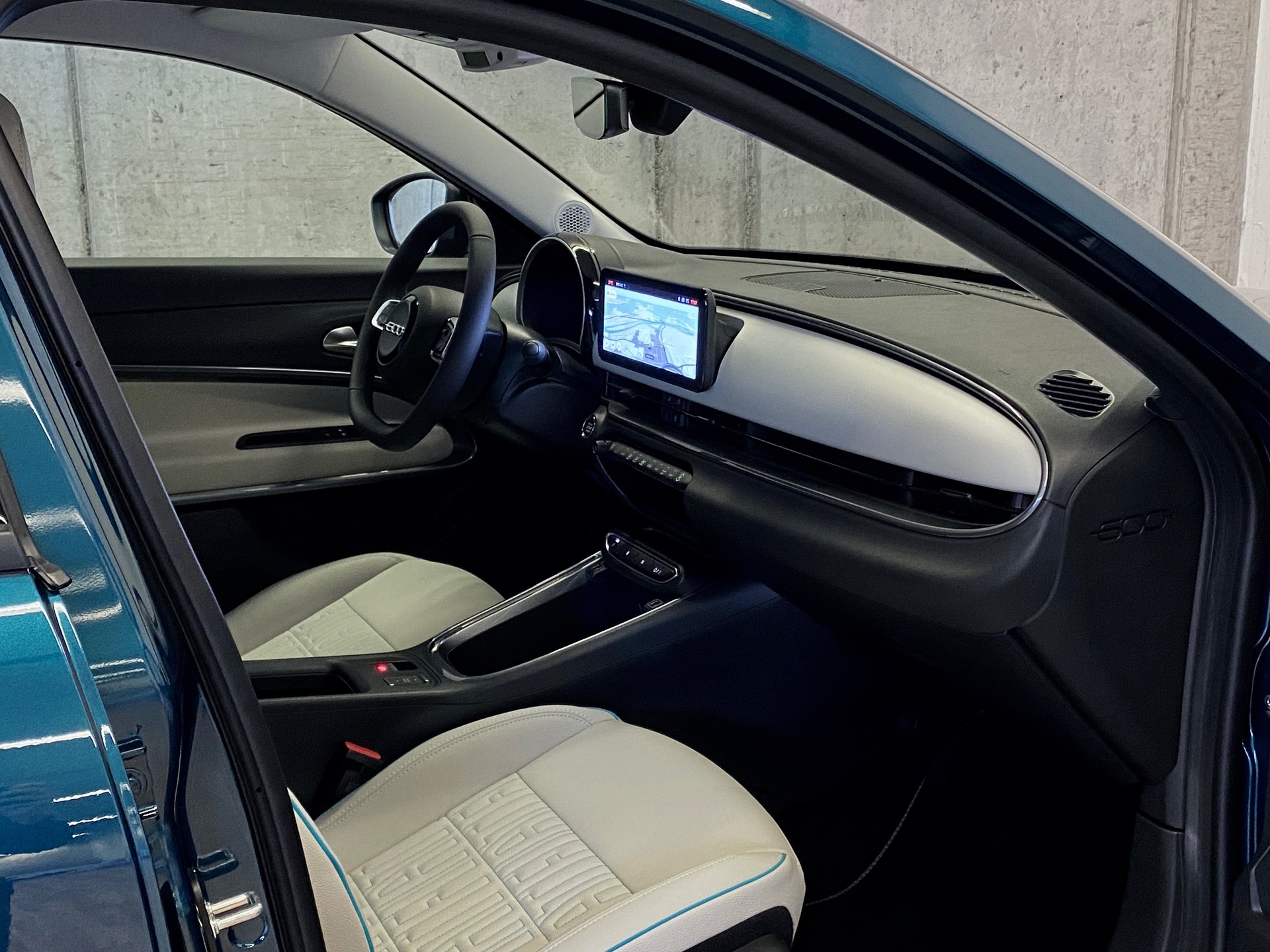 FIAT 600h*MildHybrid*Swiss*La Prima*-image-4