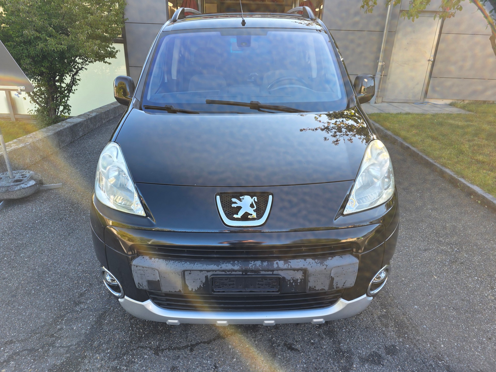 PEUGEOT Partner 1.6 HDI Trendy Clim (Pack) Aktuelle MFK, frisch durchgeführter Service und neue Winterreifen-showroom-element-1