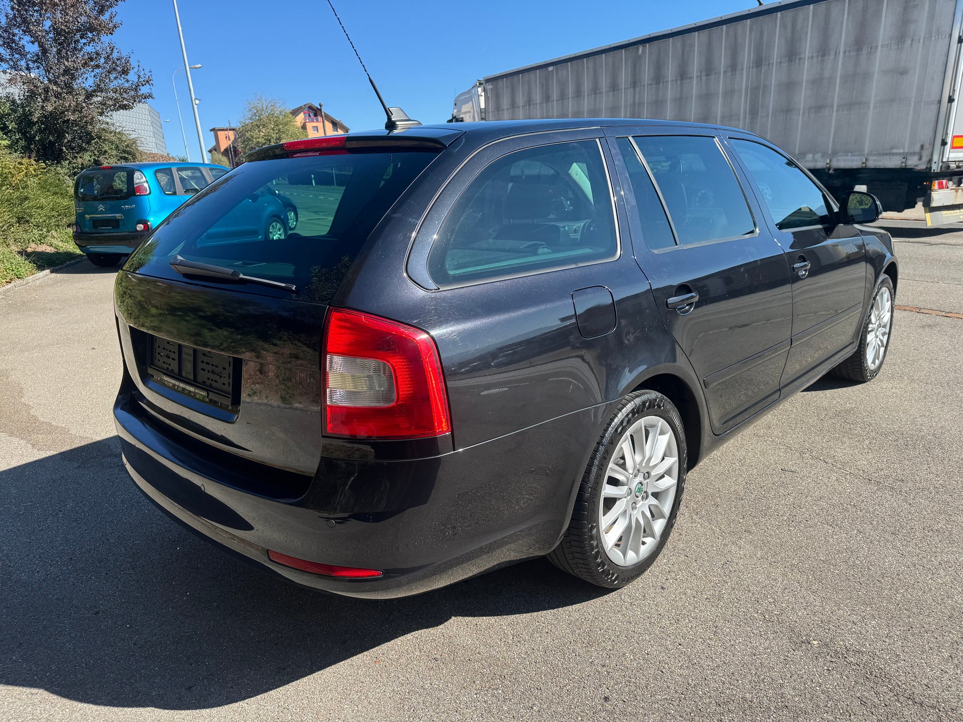 SKODA Octavia Combi 1.8 TSI Laurin & Klement 4x4-image-3