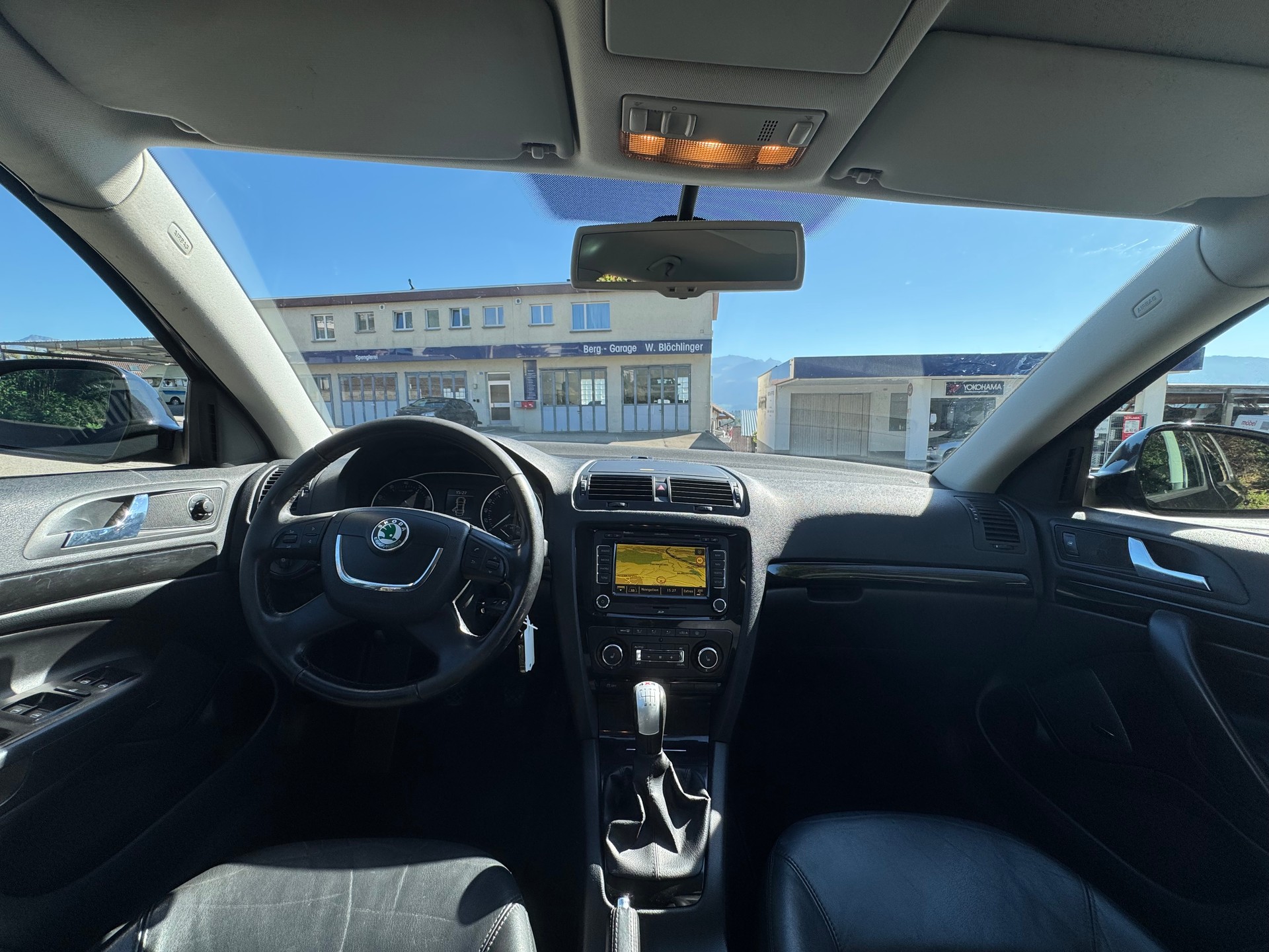 SKODA Octavia Combi 1.8 TSI Laurin & Klement 4x4-image-5