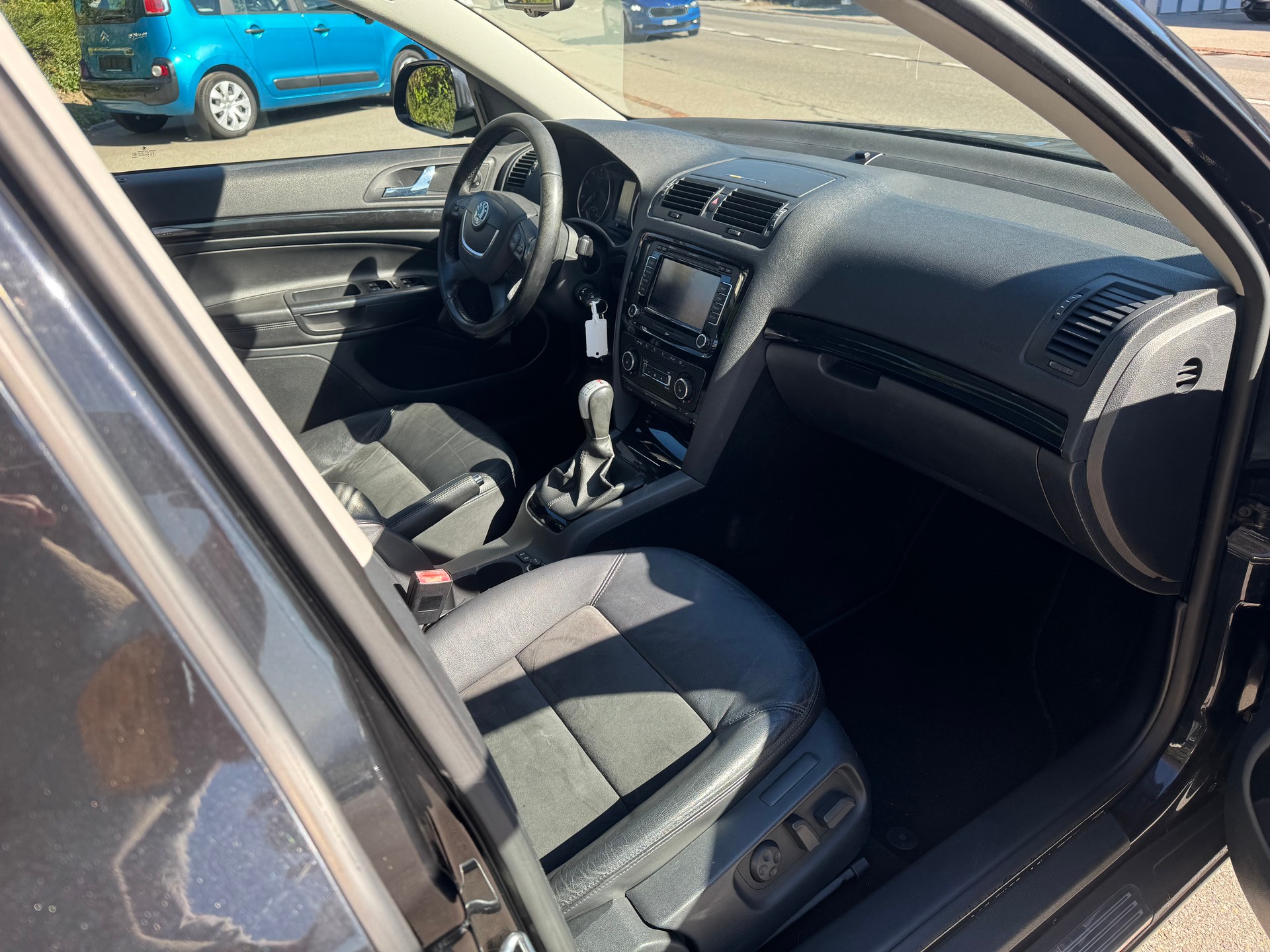 SKODA Octavia Combi 1.8 TSI Laurin & Klement 4x4-image-6