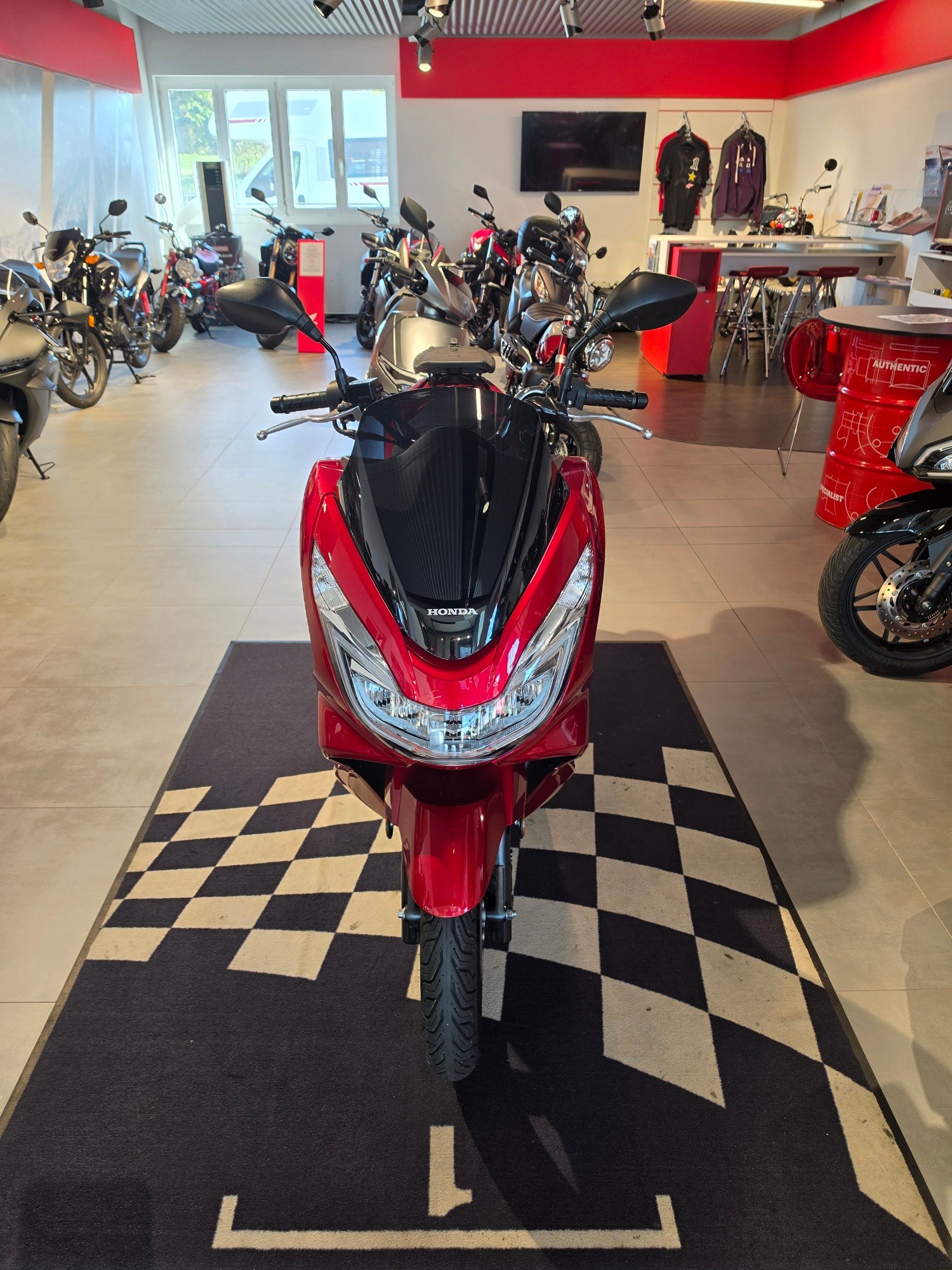 HONDA PCX 125 i-showroom-element-1